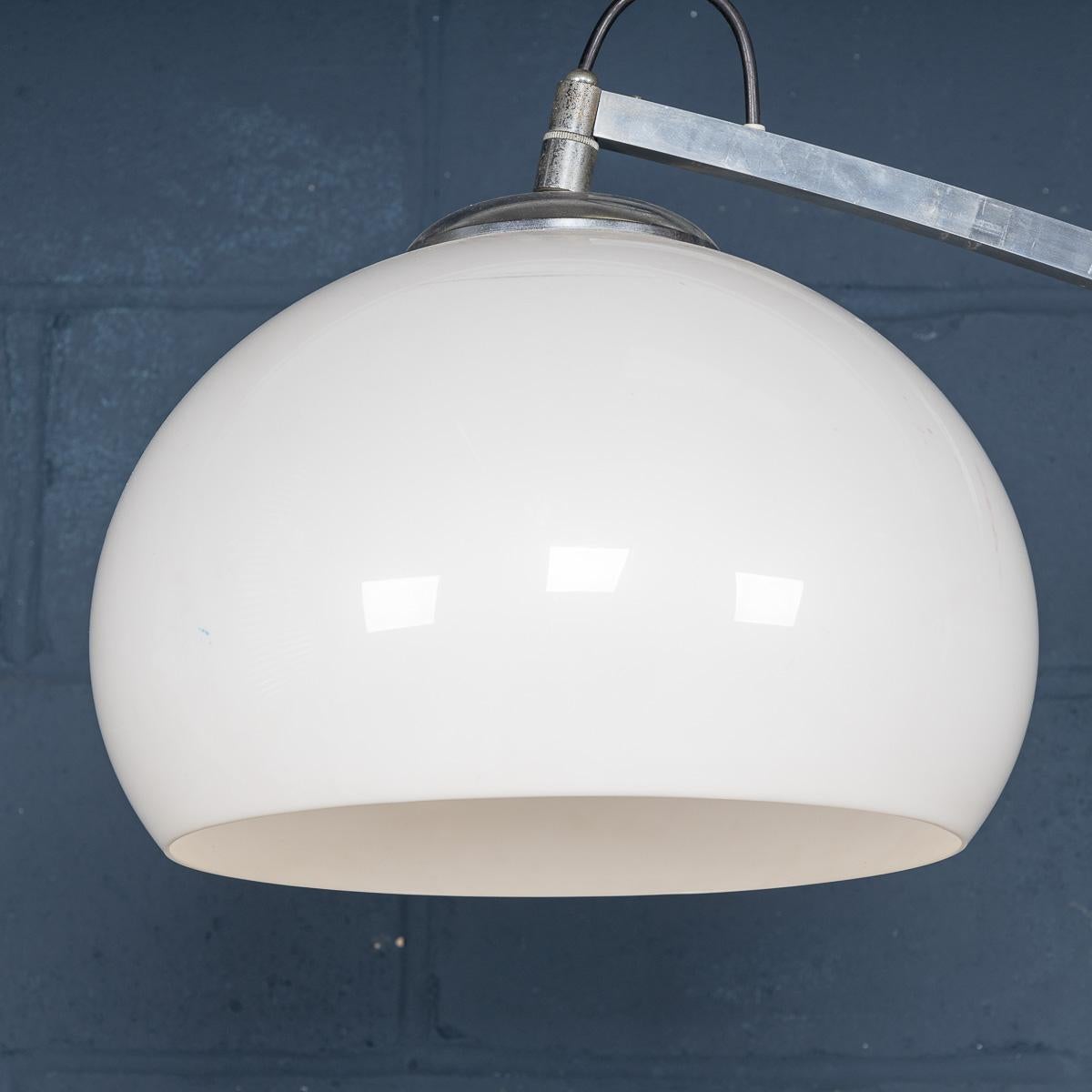 Aluminium Lampadaire à arc extensible italien du 20ème siècle, vers 1970 en vente
