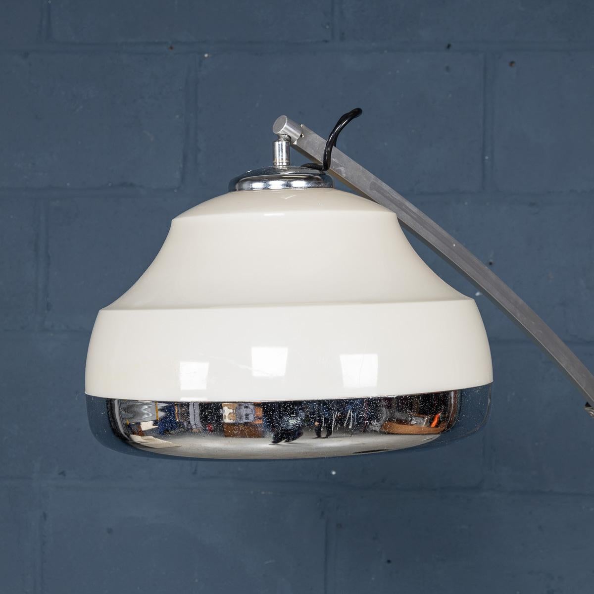 Métal Lampadaire à arc extensible italien du 20ème siècle, vers 1970 en vente