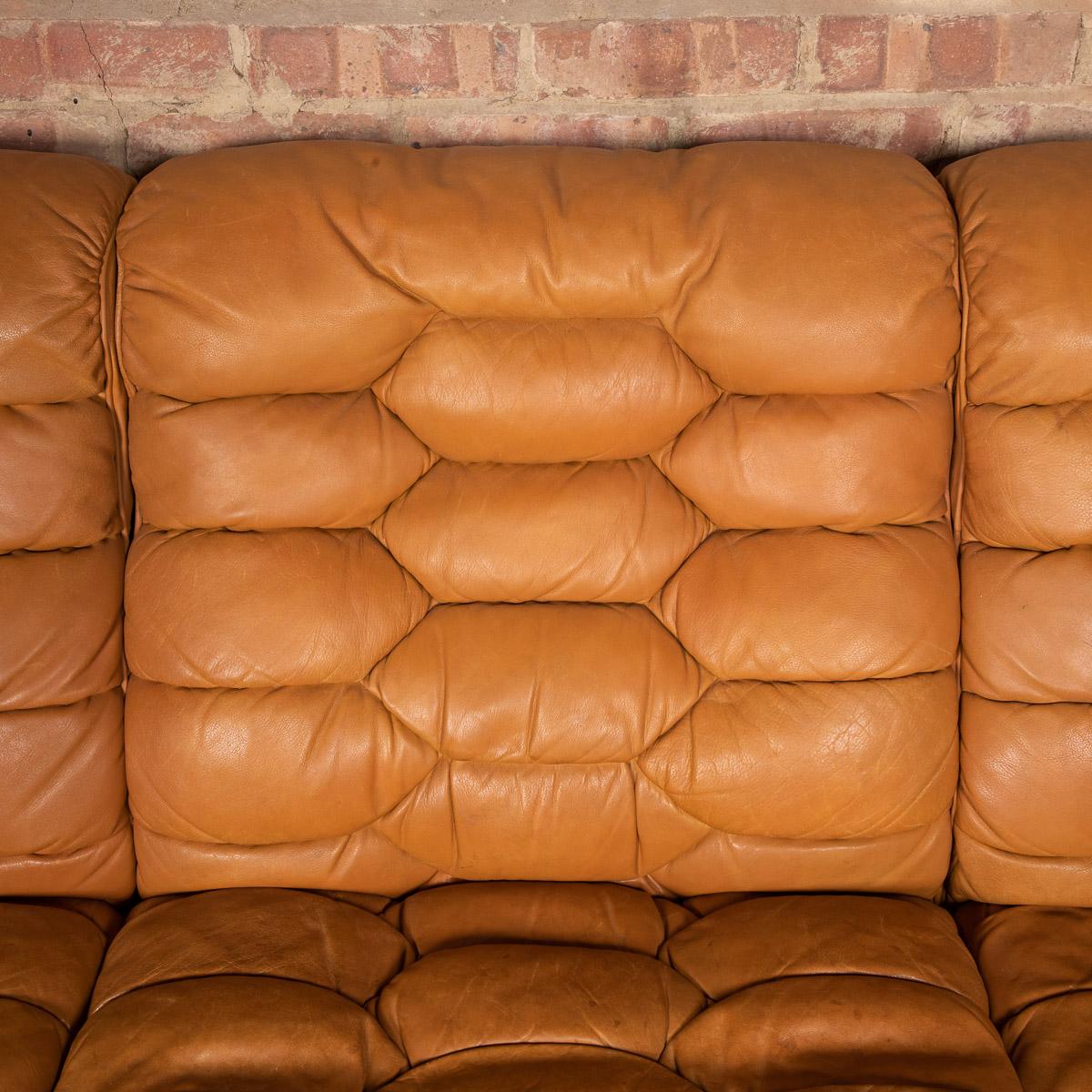 20th Century Italian Four Seater Leather Sofa Reclining Seats, c.1970 8