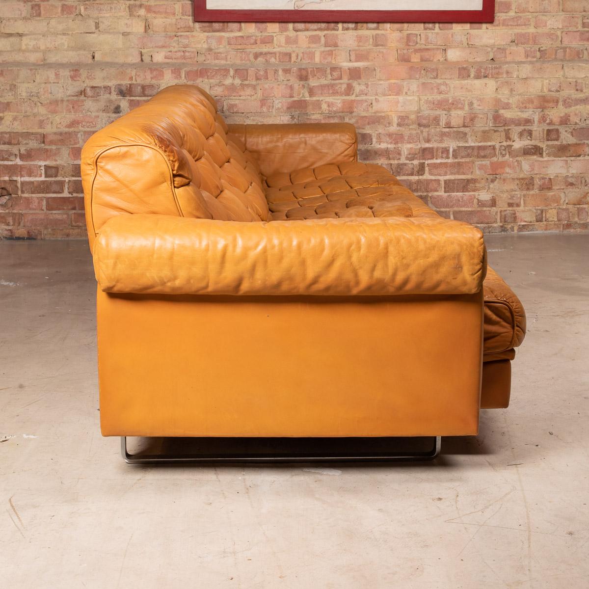 20th Century Italian Four Seater Leather Sofa Reclining Seats, c.1970 2