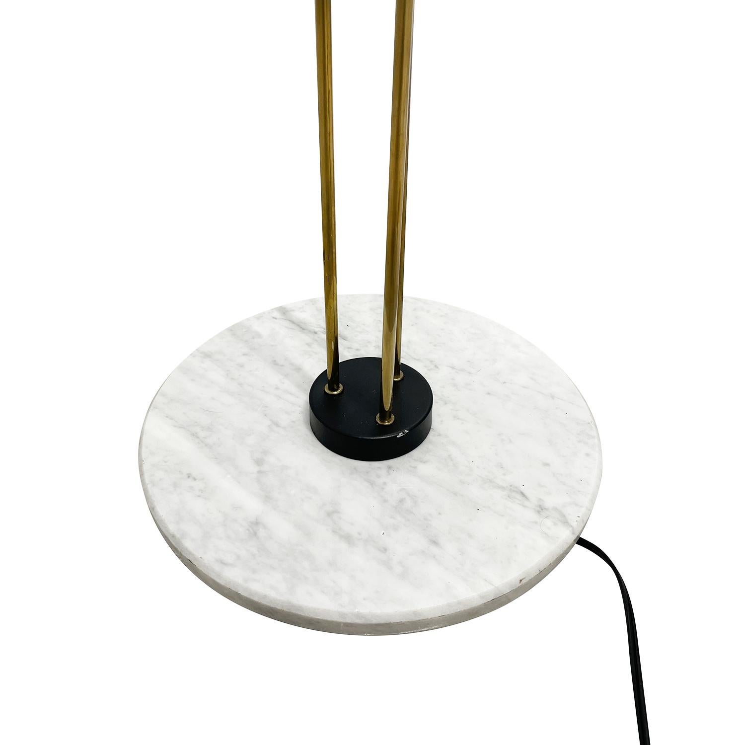 20th Century Italian Frosted Opaline Glass Floor Lamp Attributed to Stilnovo For Sale 1