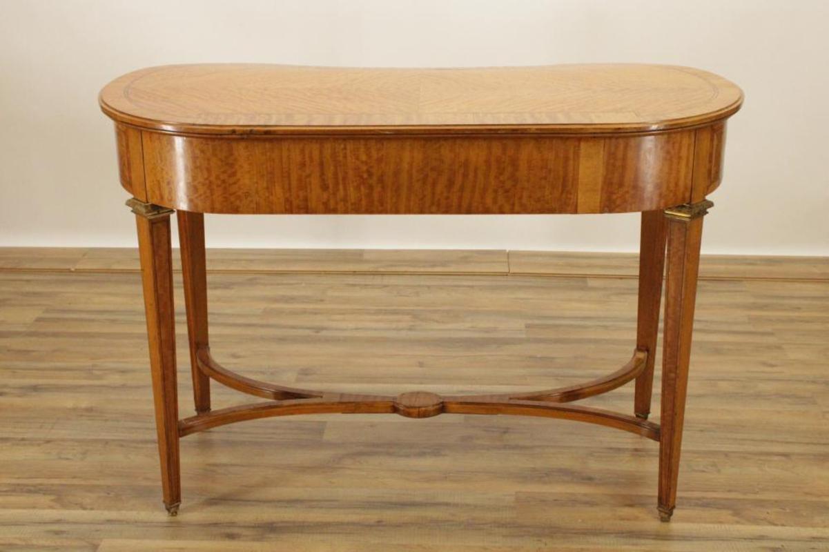 20th Century Italian George III Style Satinwood Dressing Table or Desk 2