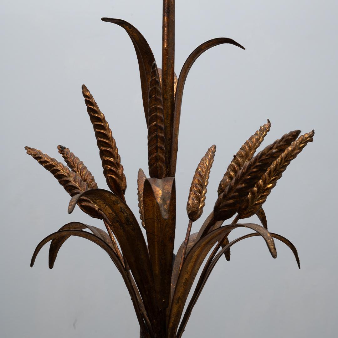 Lampadario a covoni di grano in tole Florentine dorate del XX secolo di Hans Kögl in vendita 5