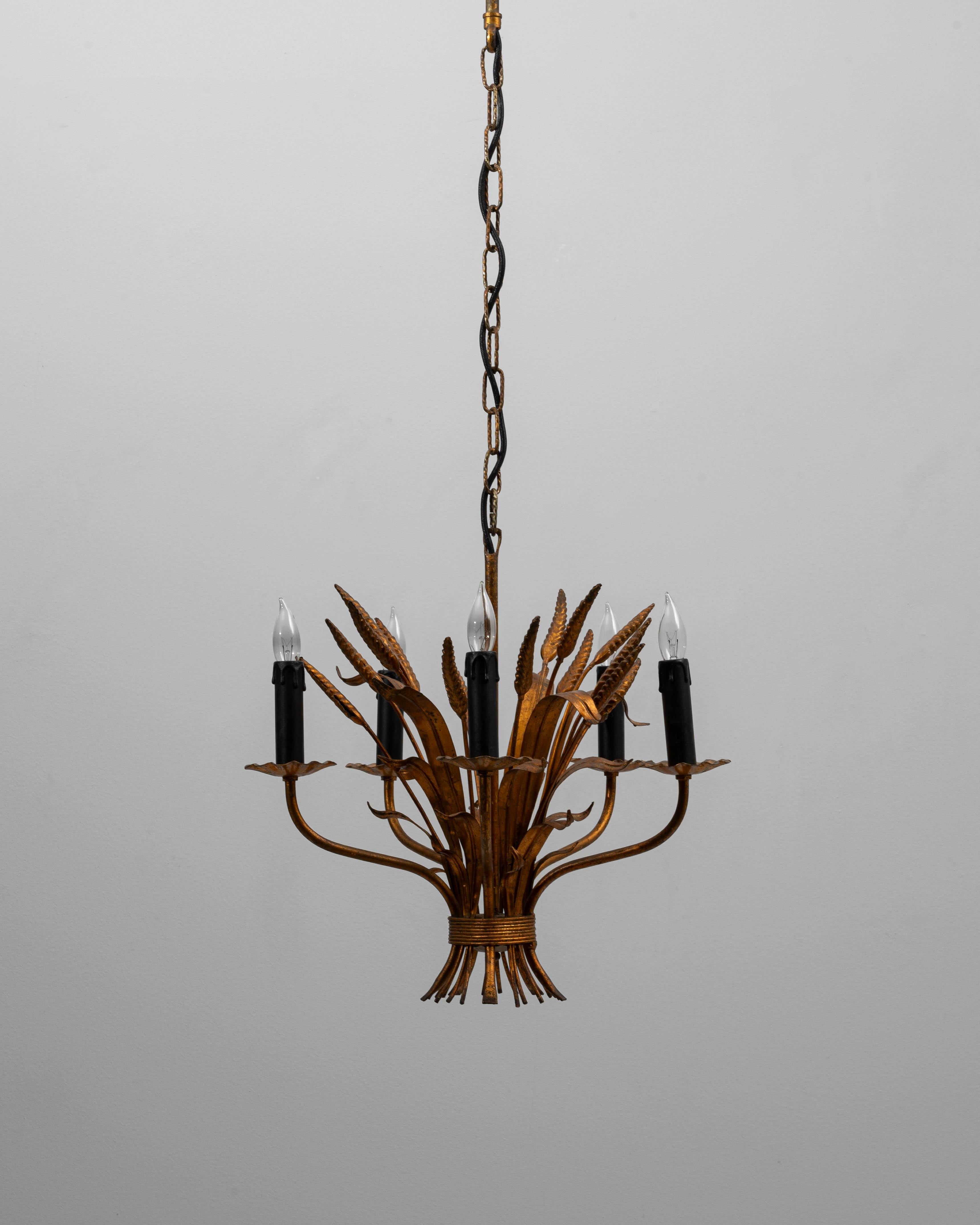 Lampadario a covoni di grano in tole Florentine dorate del XX secolo di Hans Kögl in vendita 5