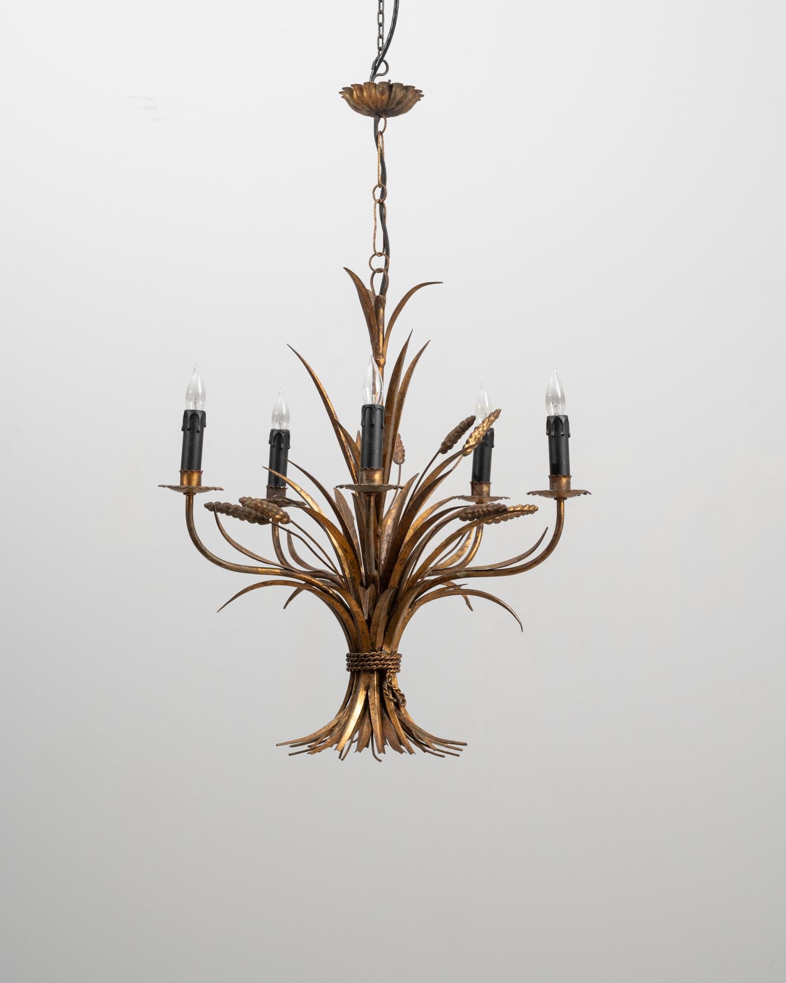 Lampadario a covoni di grano in tole Florentine dorate del XX secolo di Hans Kögl in vendita 6