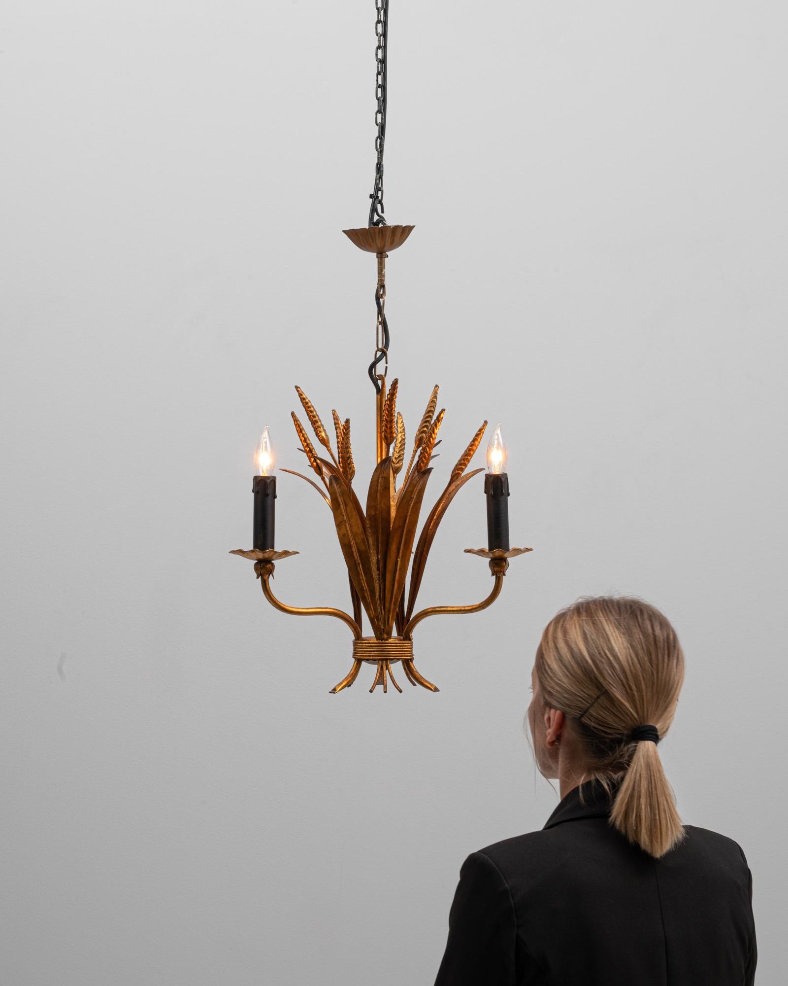 Lampadario a covoni di grano in tole Florentine dorate del XX secolo di Hans Kögl in vendita 7