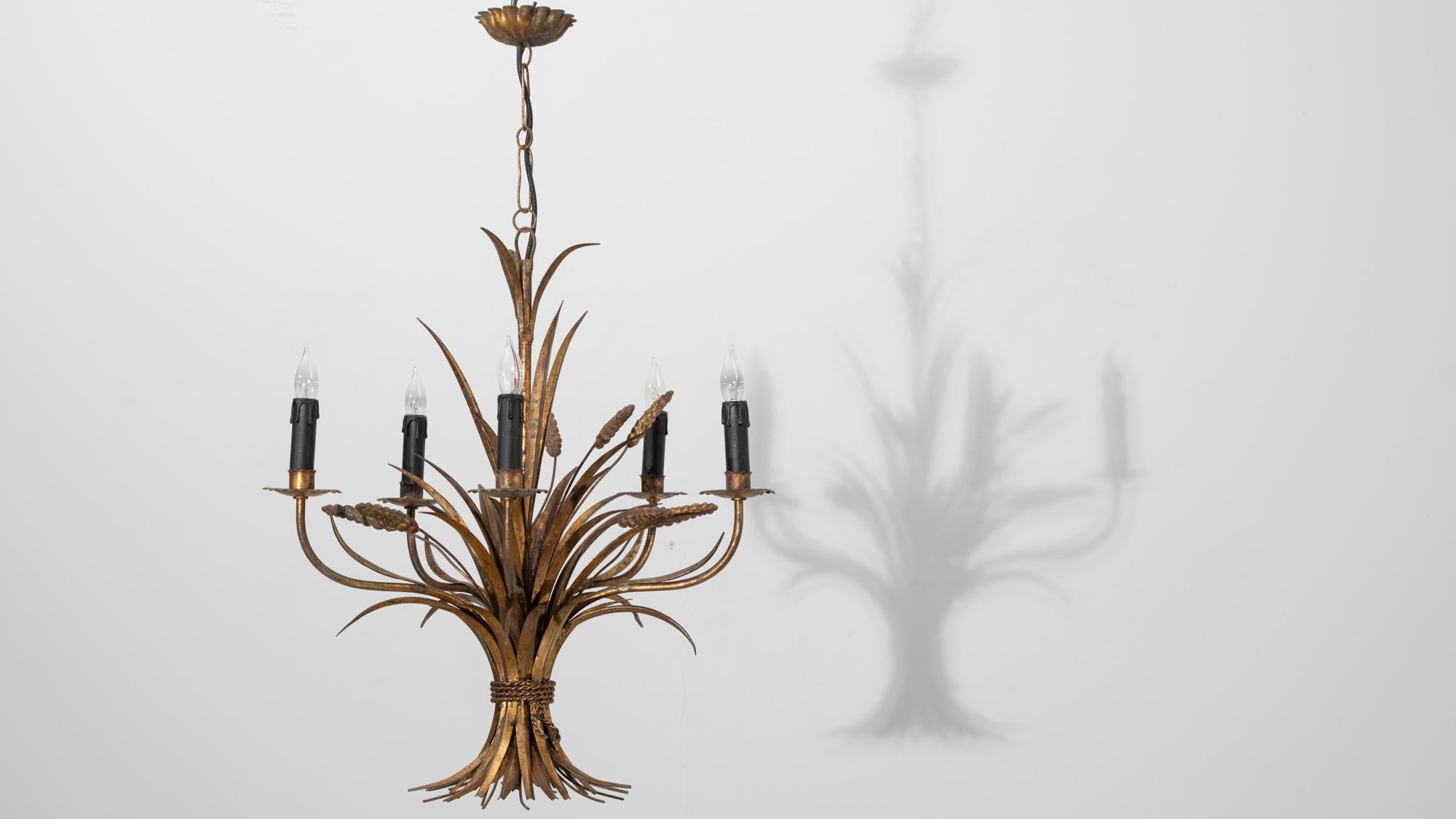 Lampadario a covoni di grano in tole Florentine dorate del XX secolo di Hans Kögl in vendita 10