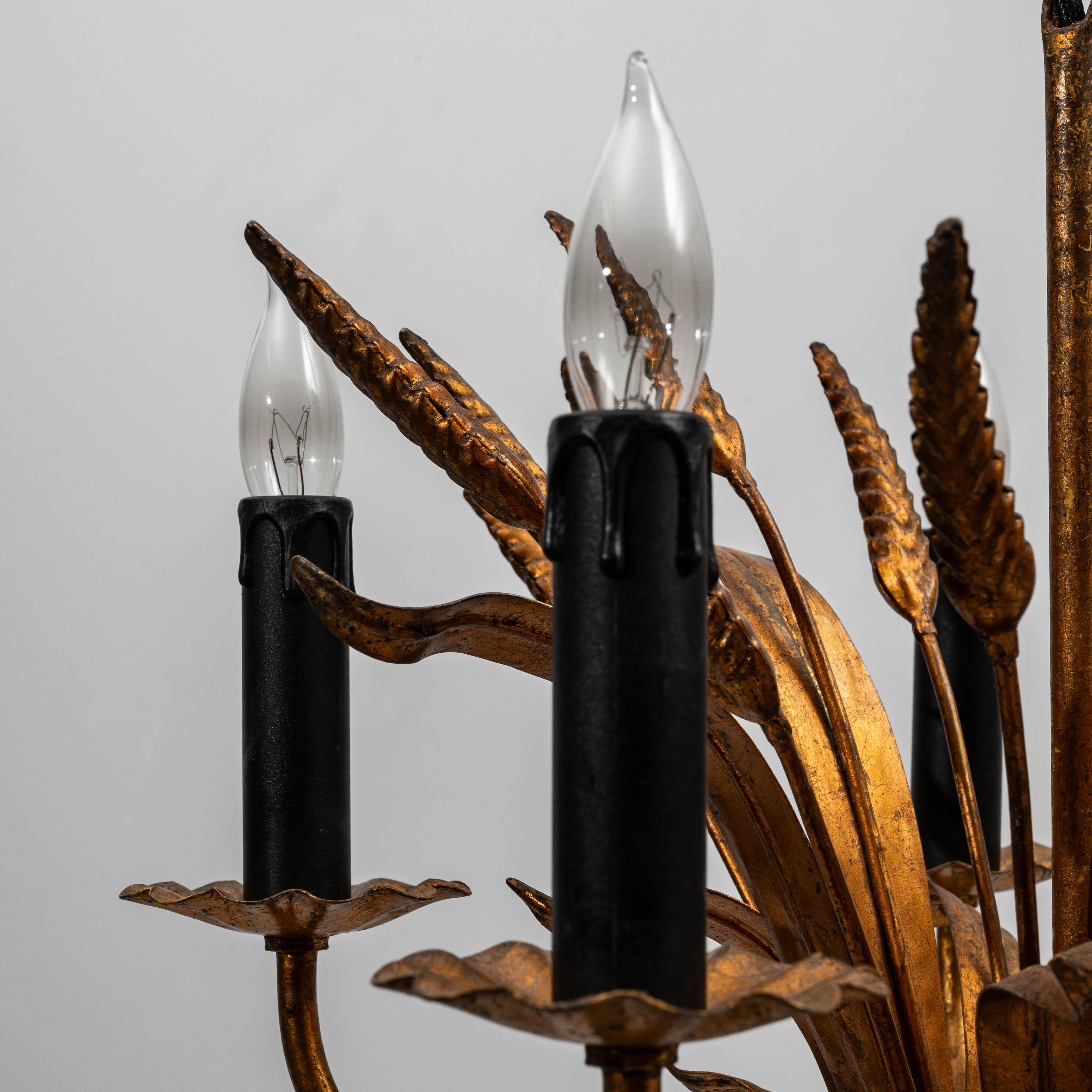 Lampadario a covoni di grano in tole Florentine dorate del XX secolo di Hans Kögl in vendita 2