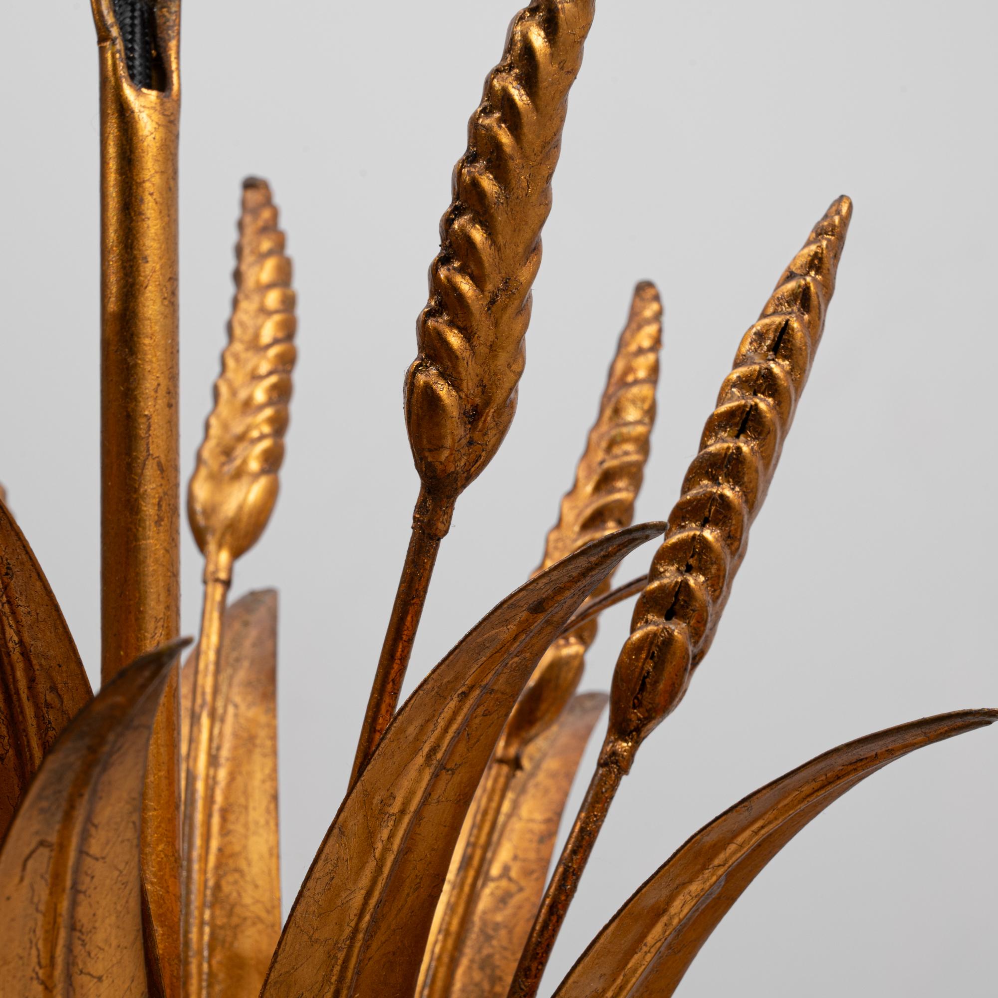 Lampadario a covoni di grano in tole Florentine dorate del XX secolo di Hans Kögl in vendita 4