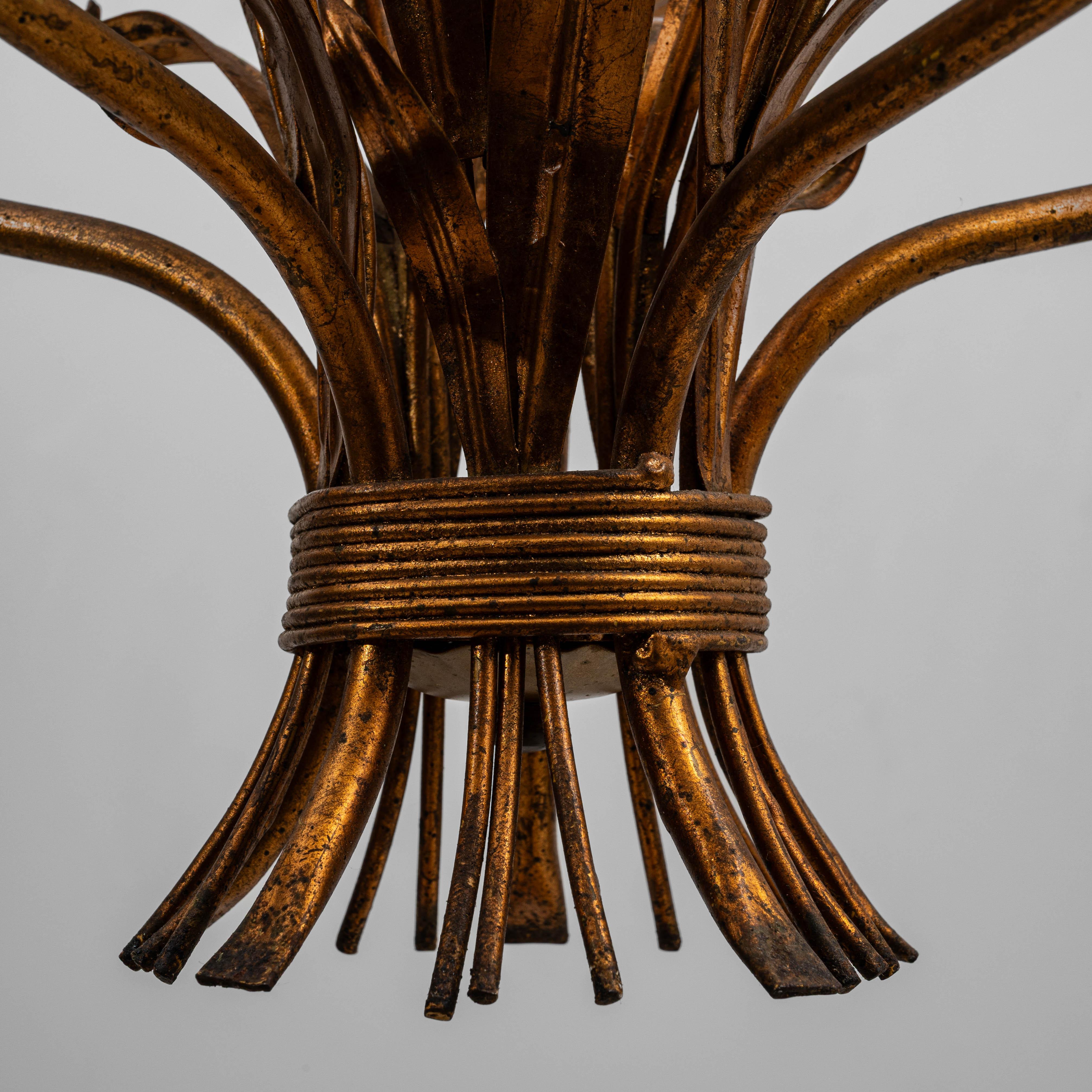 Lampadario a covoni di grano in tole Florentine dorate del XX secolo di Hans Kögl in vendita 4