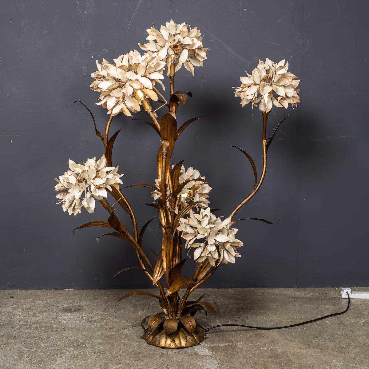 Autre Lampadaire italien du XXe siècle en métal doré et émail C.C. 1950 en vente
