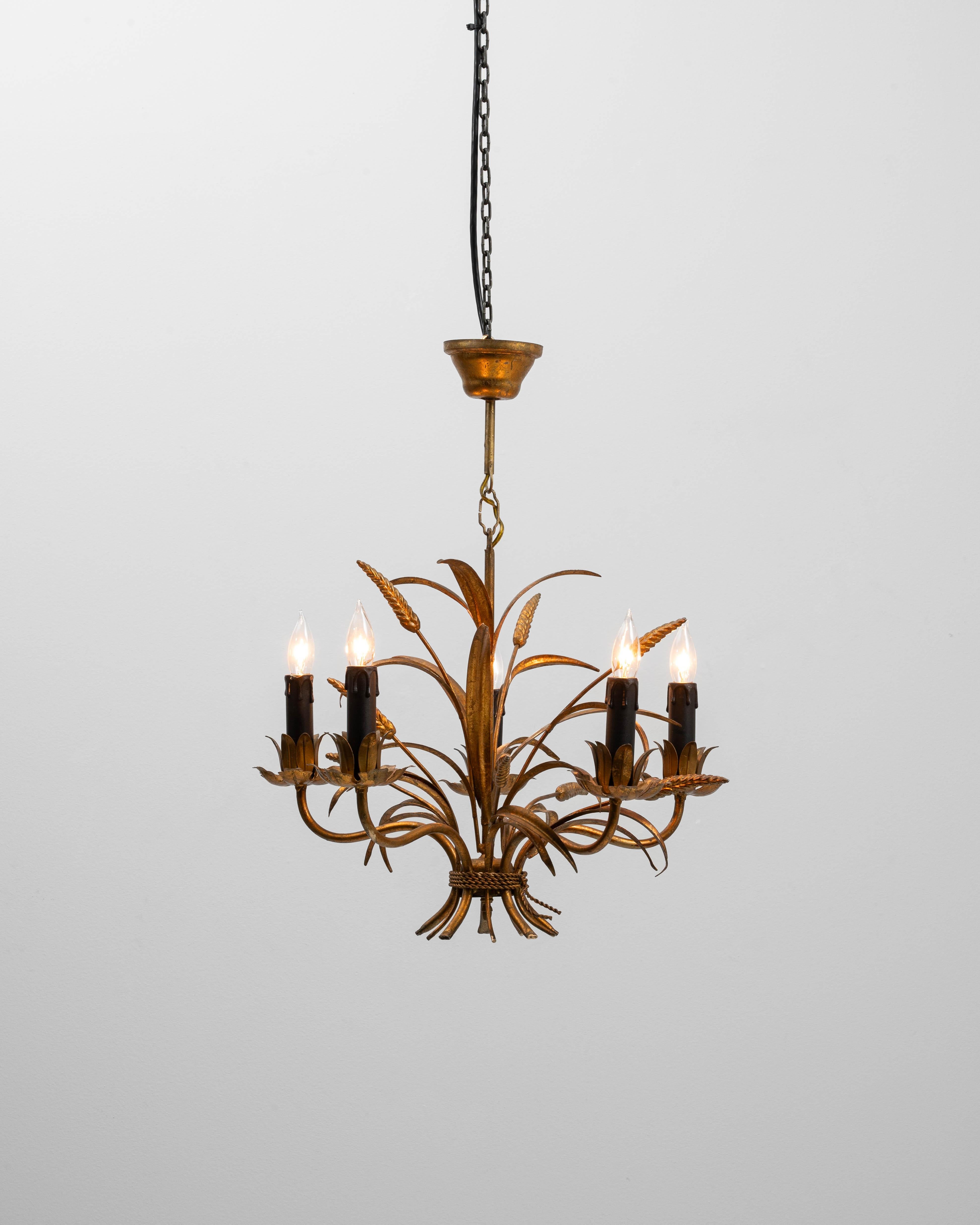 Lampadario a covoni di grano in metallo dorato del XX secolo in vendita 9