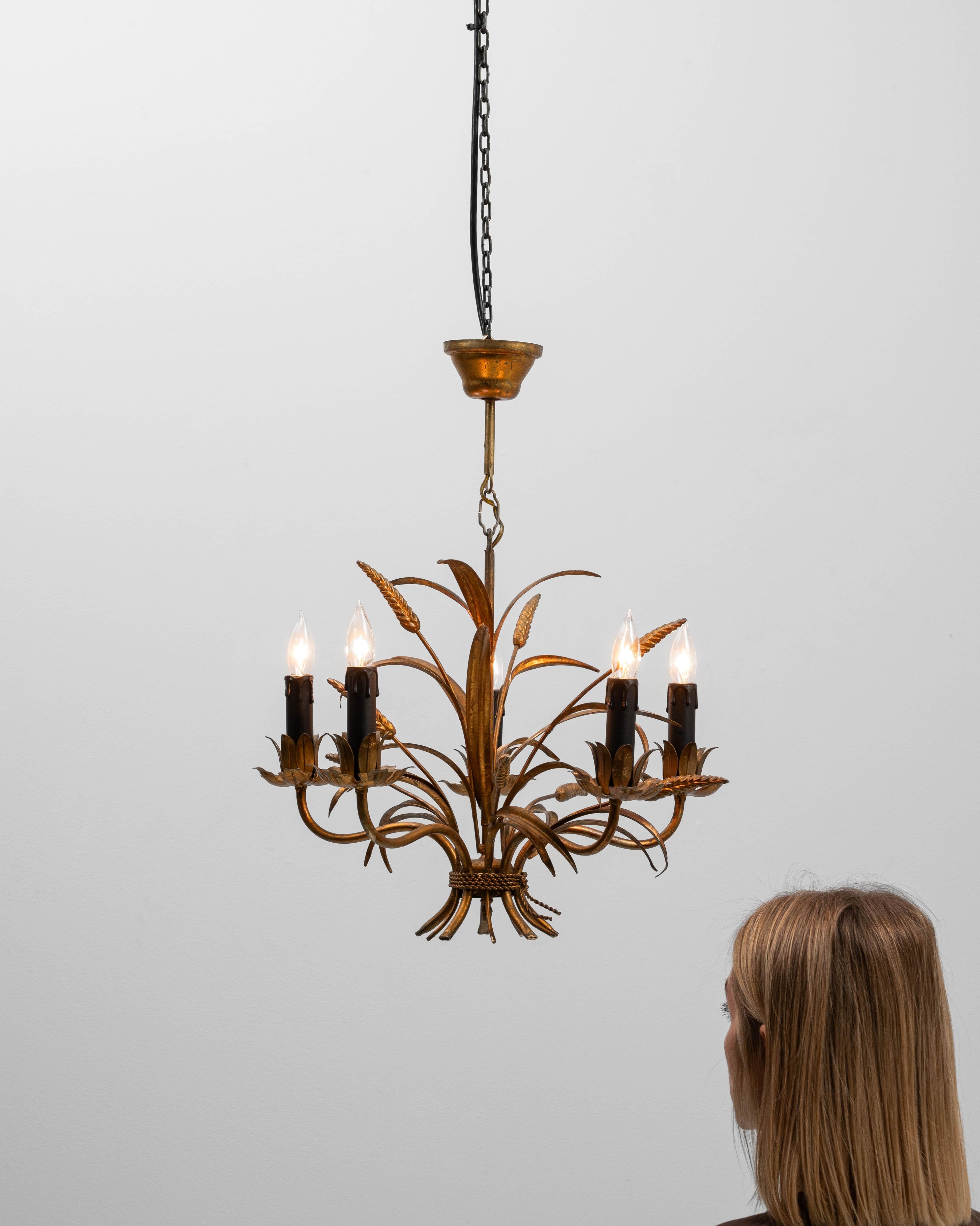 Lampadario a covoni di grano in metallo dorato del XX secolo in vendita 10