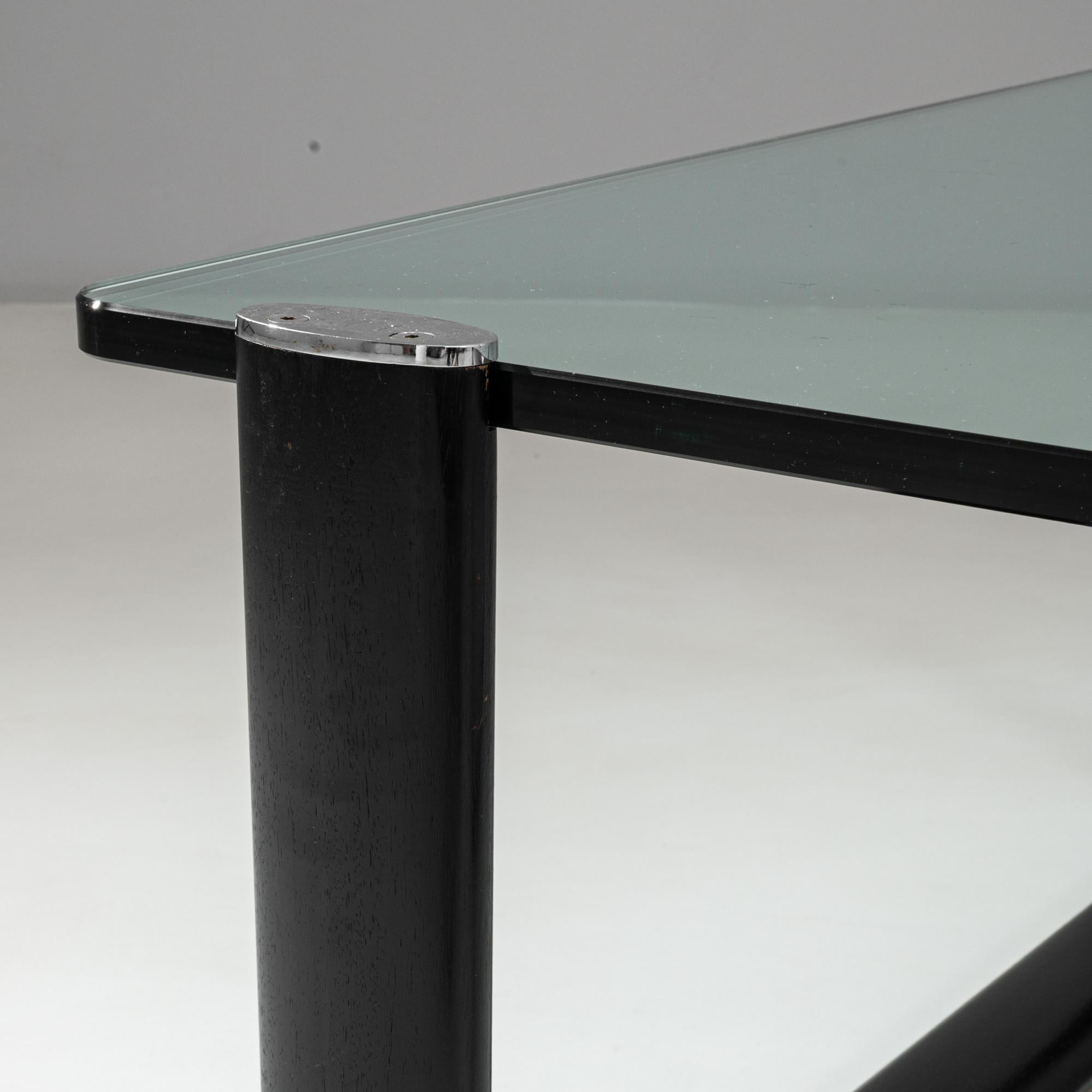 Table basse italienne en verre du 20e siècle sur base en bois en vente 9