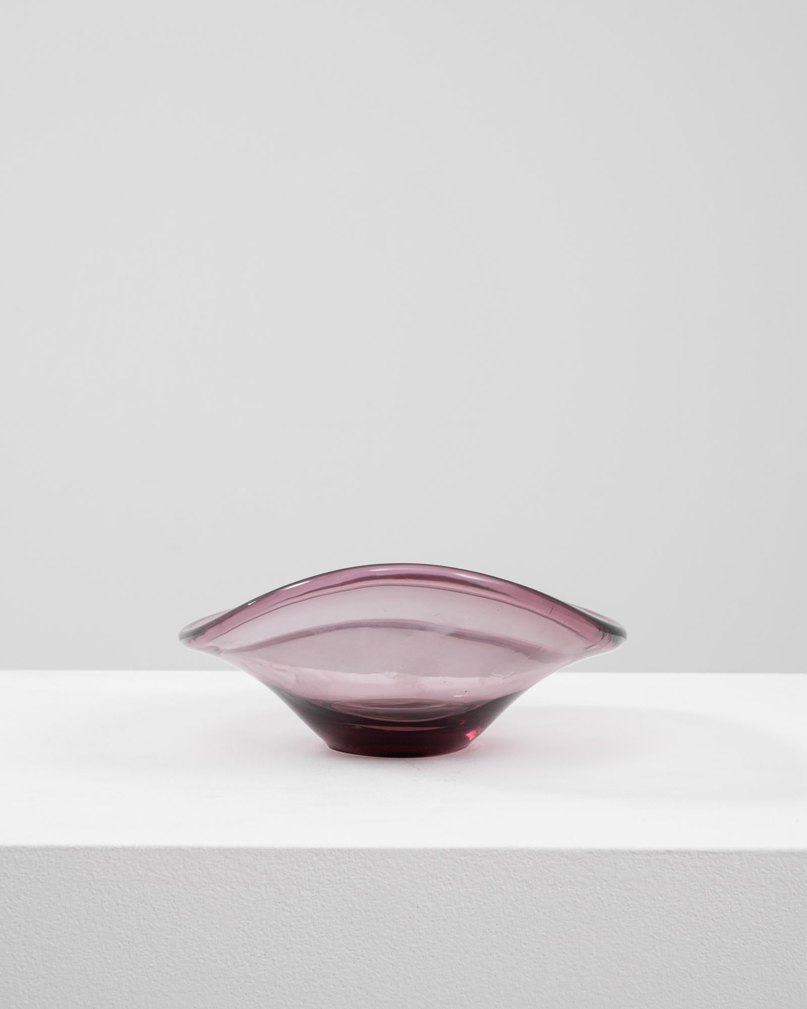 20th Century Italian Glass Plateau In condizioni buone in vendita a High Point, NC