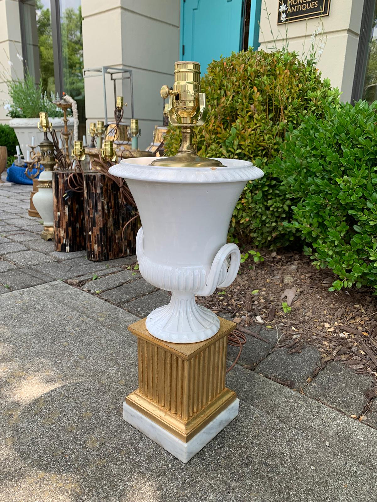 20th Century Italian Glazed Terracotta Urn Lamp on Giltwood and Marble Base In Good Condition In Atlanta, GA
