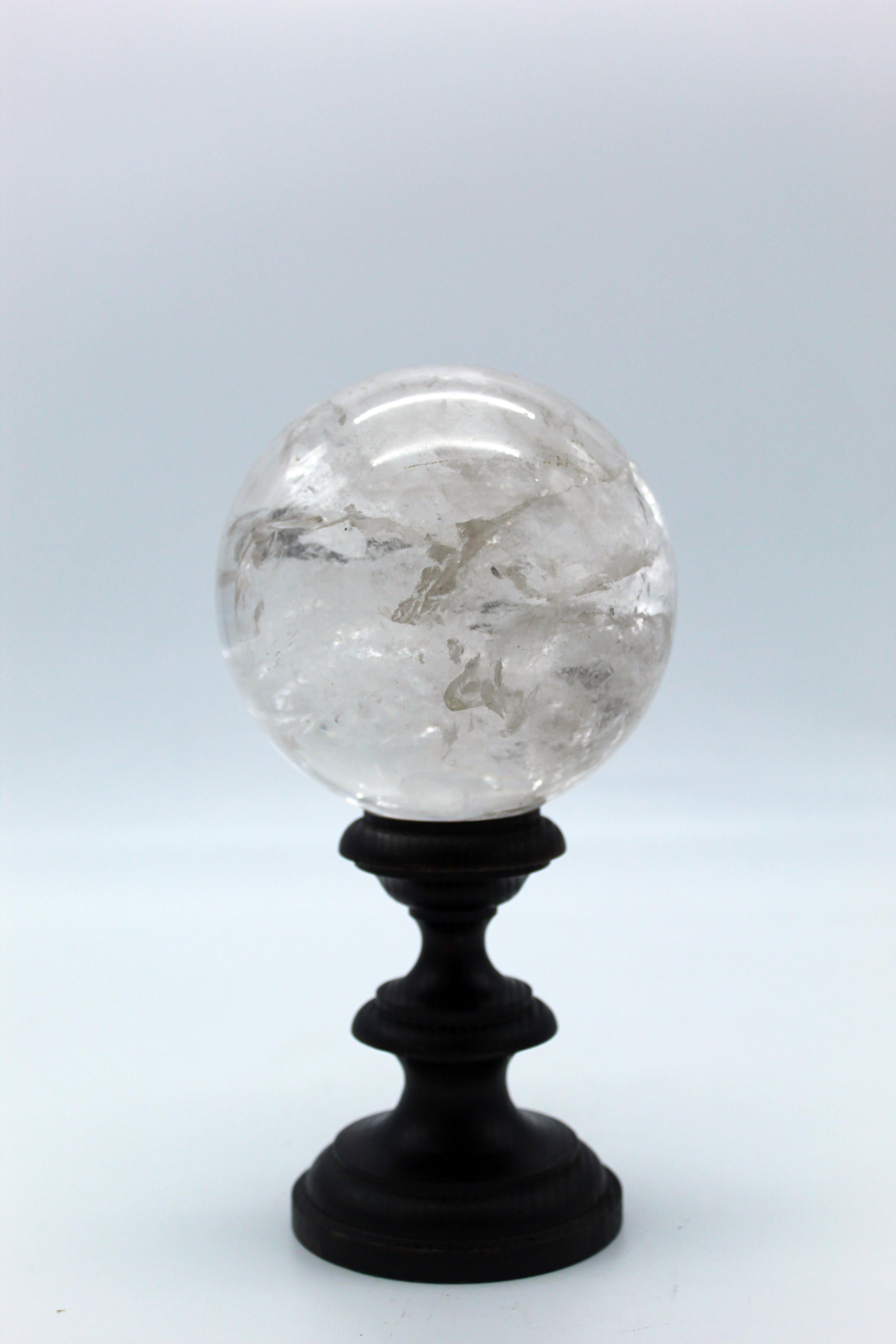 20th Century Italian Grand Tour Sculpture Rock Crystal Sphere on Wood Standing In Excellent Condition For Sale In Roma, IT