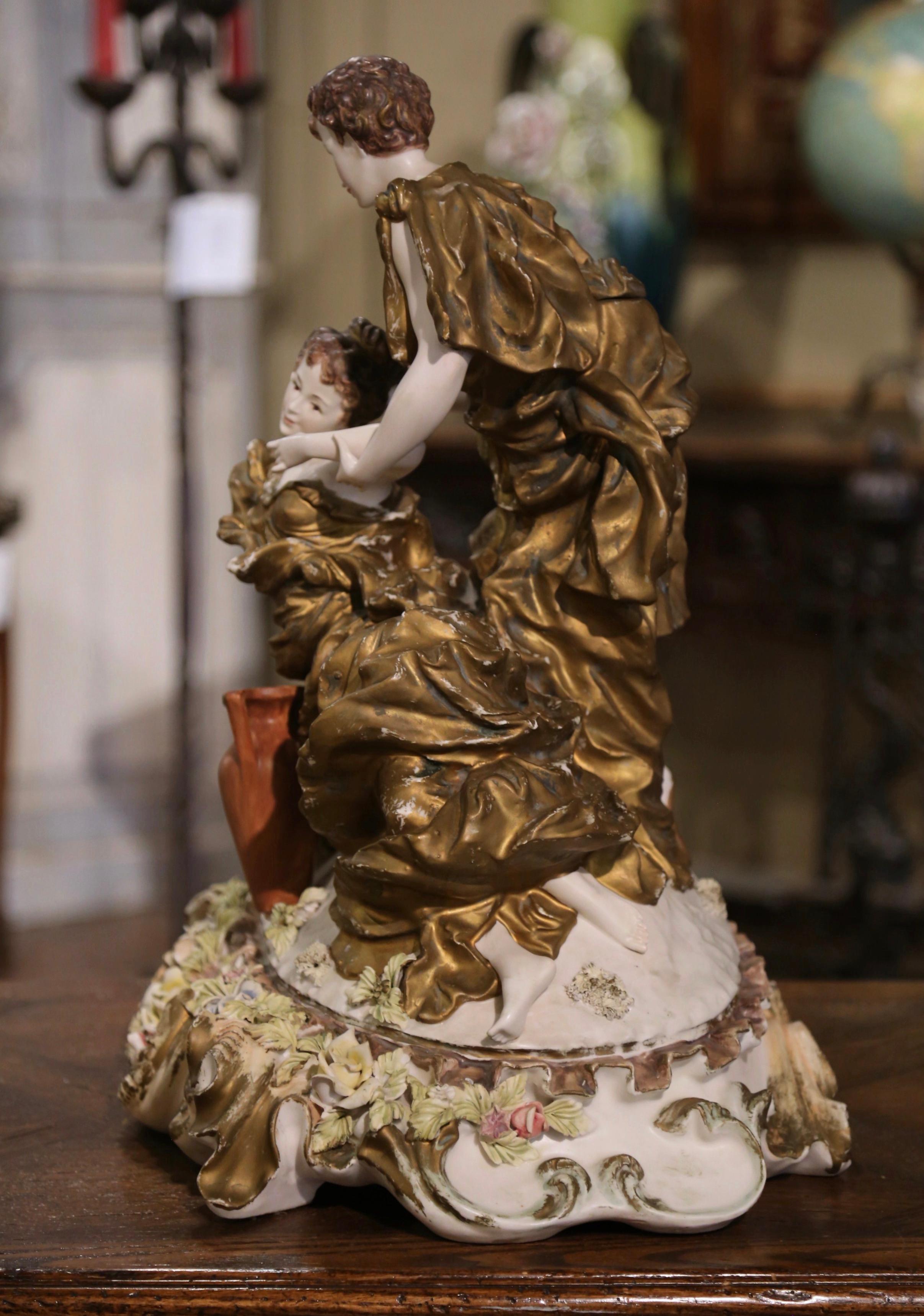 Statue italienne de Capodimonte du 20e siècle, peinte et dorée à la main en vente 3