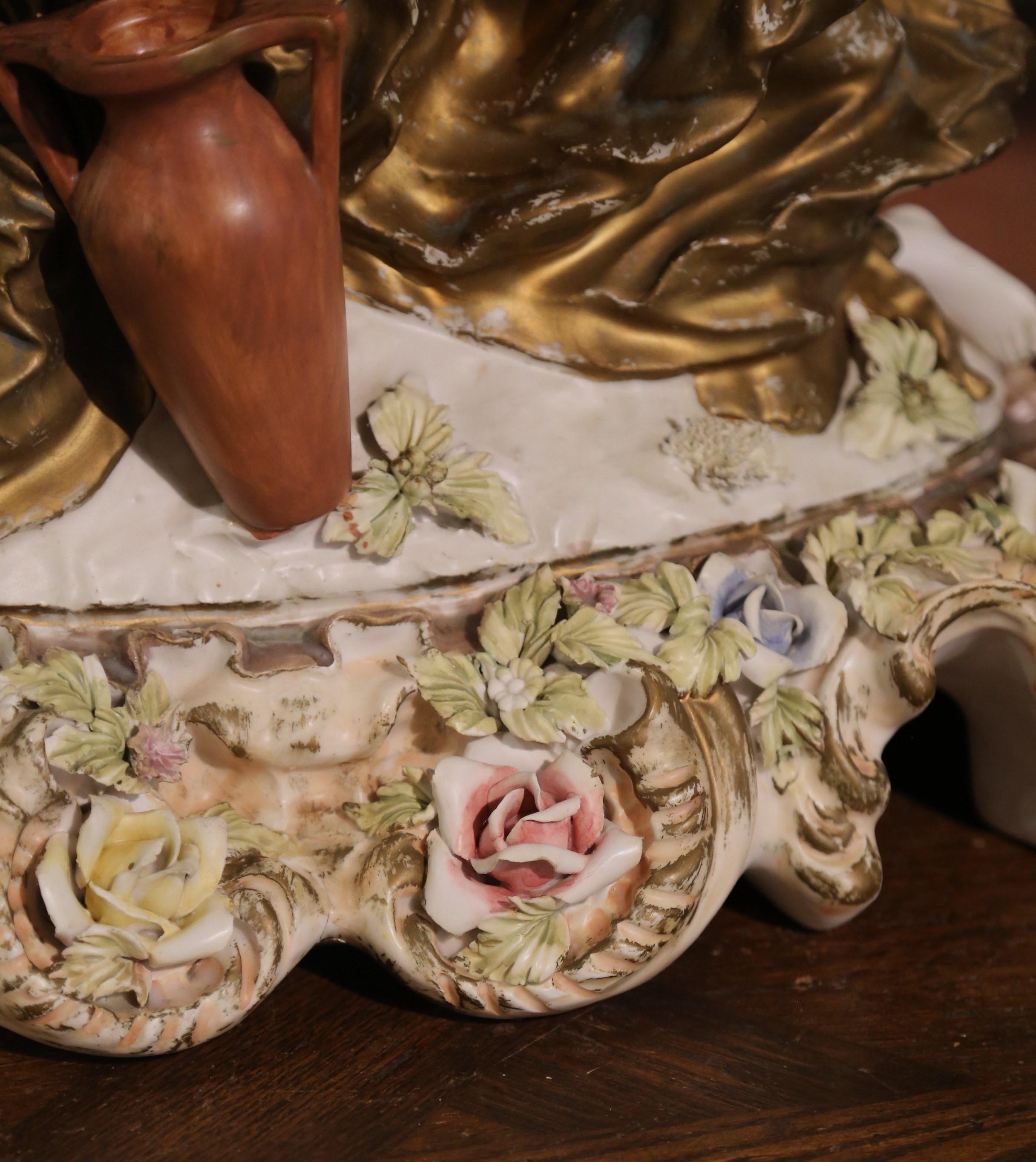 20th Century Italian Hand-Painted and Gilt Porcelain Capodimonte Figurine Statue For Sale 1