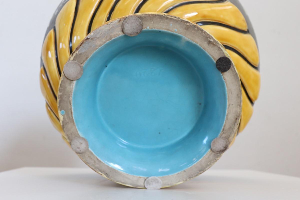 20th Century Italian Hand Painted Ceramic Vase For Sale 8