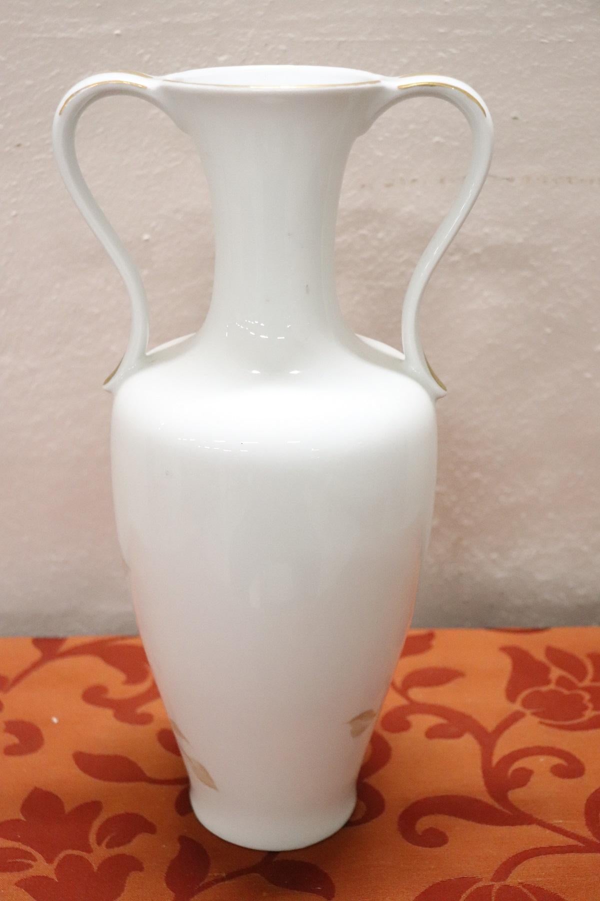 20th Century Italian Hand Painted Ceramic Vase In Excellent Condition For Sale In Casale Monferrato, IT