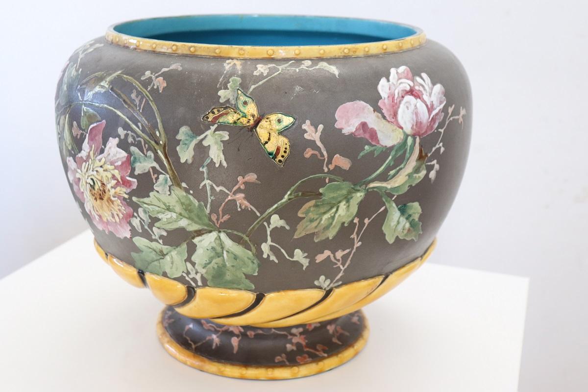 20th Century Italian Hand Painted Ceramic Vase For Sale 4