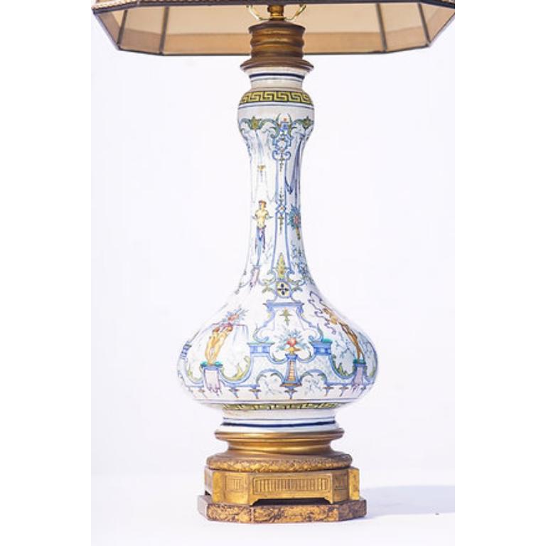 Peint à la main Lampe italienne du 20ème siècle peinte à la main et montée sur bronze en vente