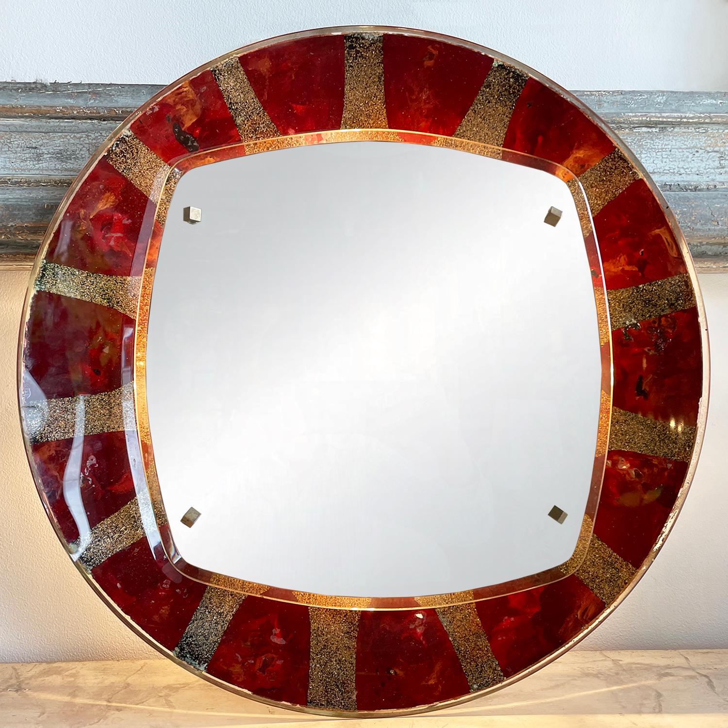 Hand-Crafted 20th Century Italian Illuminated Glass Wall Mirror by Santambrogio & De Berti For Sale