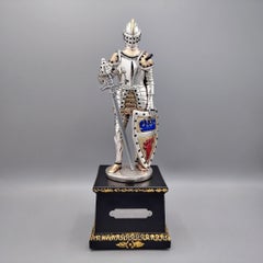 Armatura italiana del XX secolo in argento smaltato su base decorata in Wood