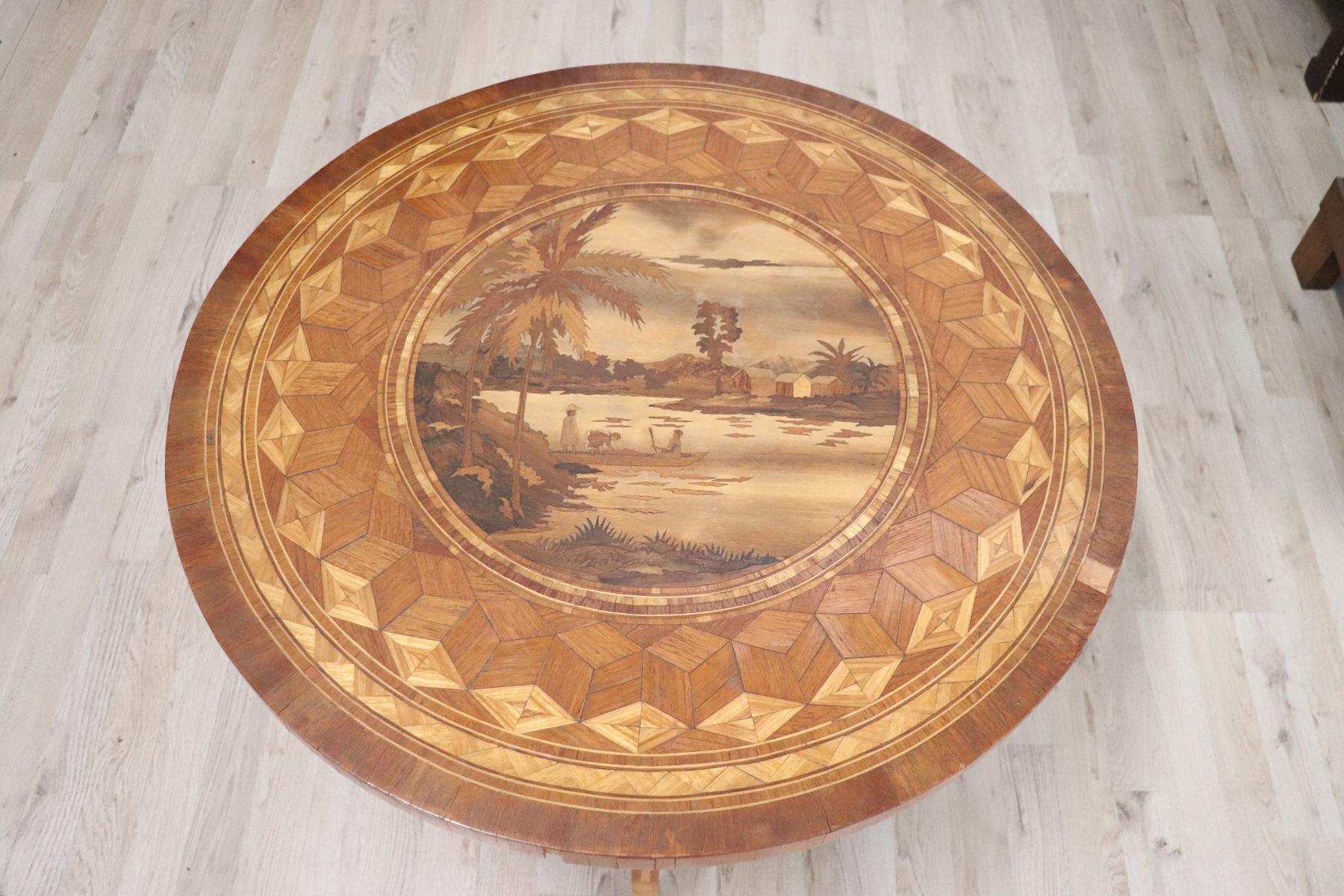 Mid-20th Century 20th Century Italian Inlaid Walnut Round Coffee Table or Sofa Table