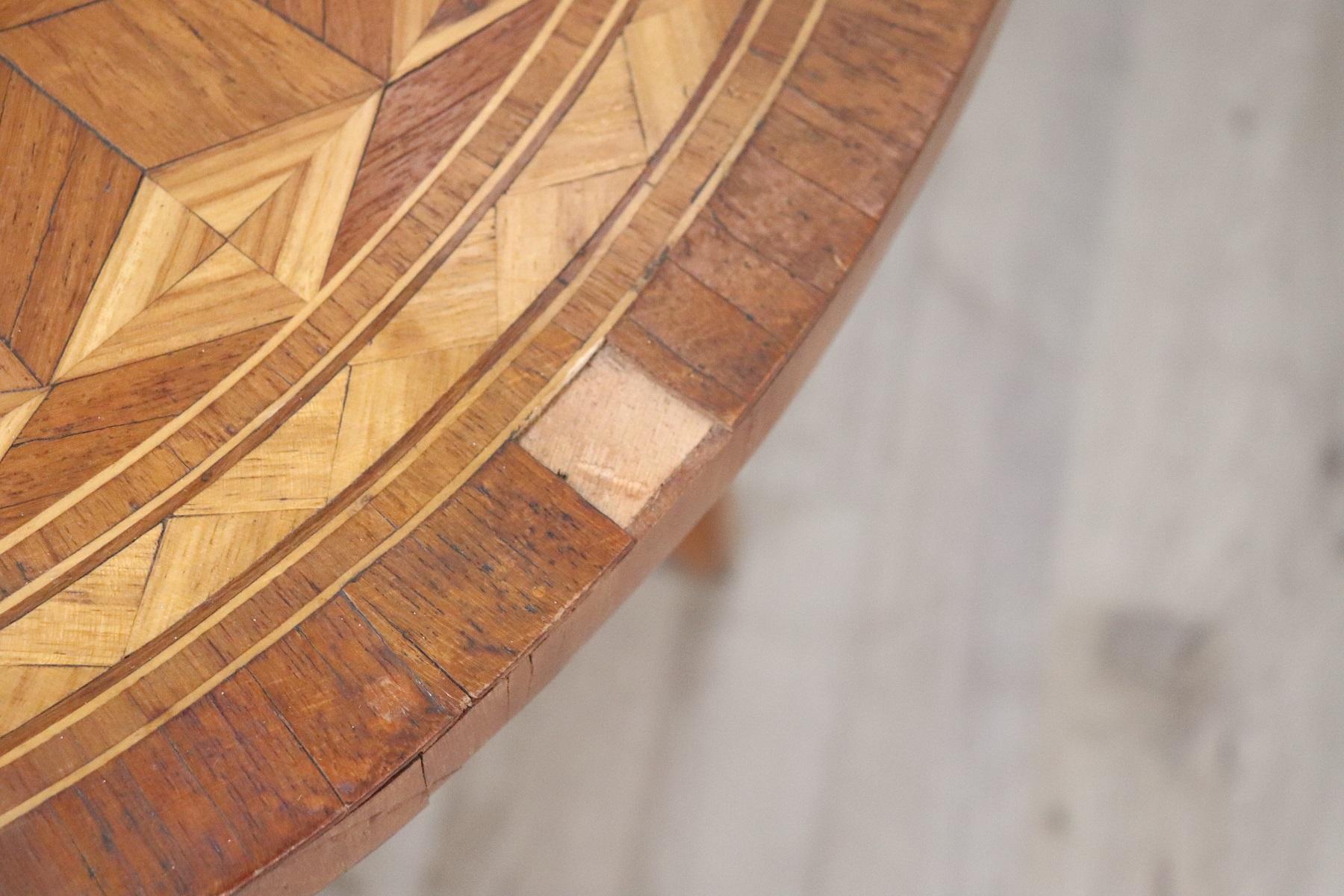 20th Century Italian Inlaid Walnut Round Coffee Table or Sofa Table 1