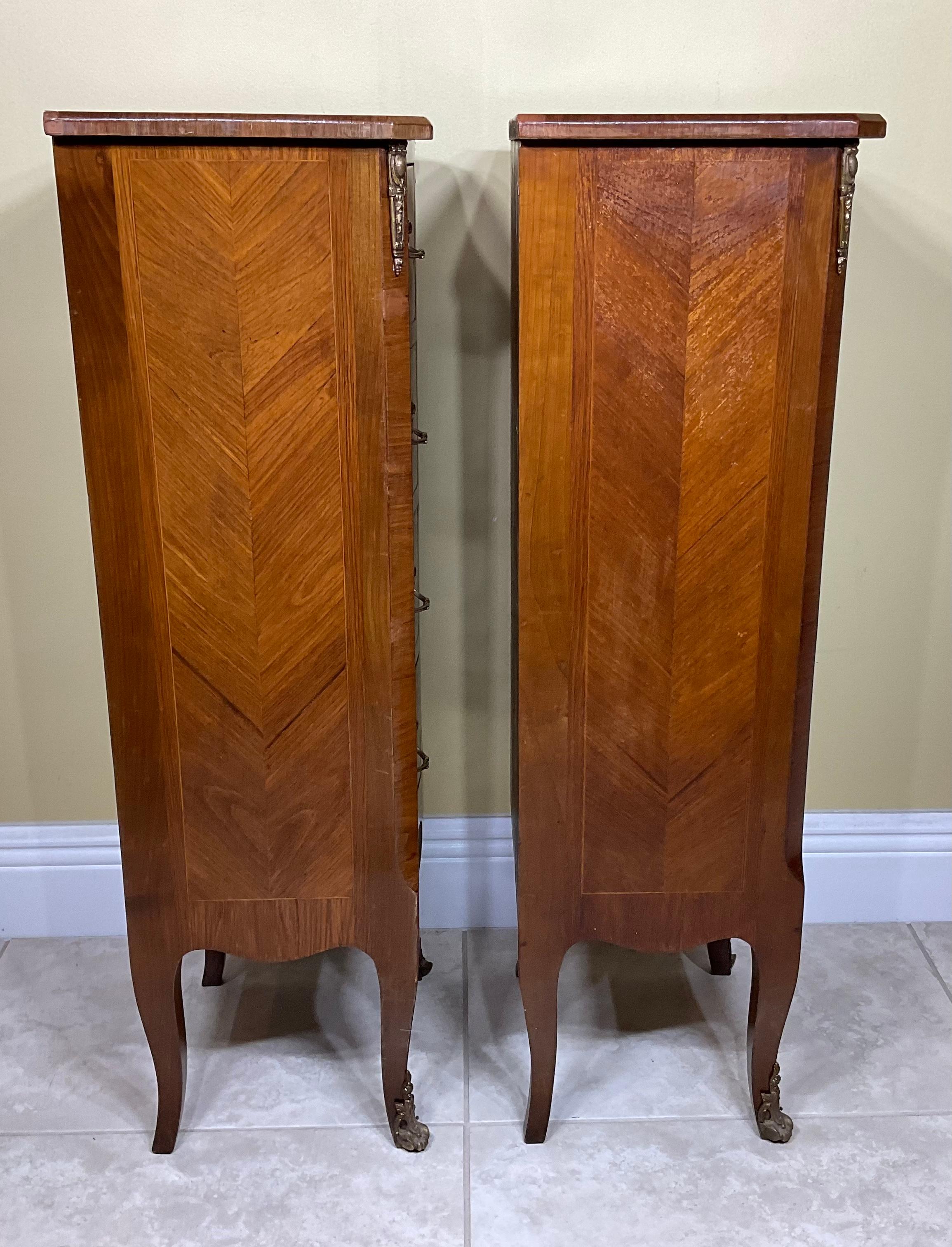 20th Century Italian Inlay Wood Pair of Nightstands For Sale 7