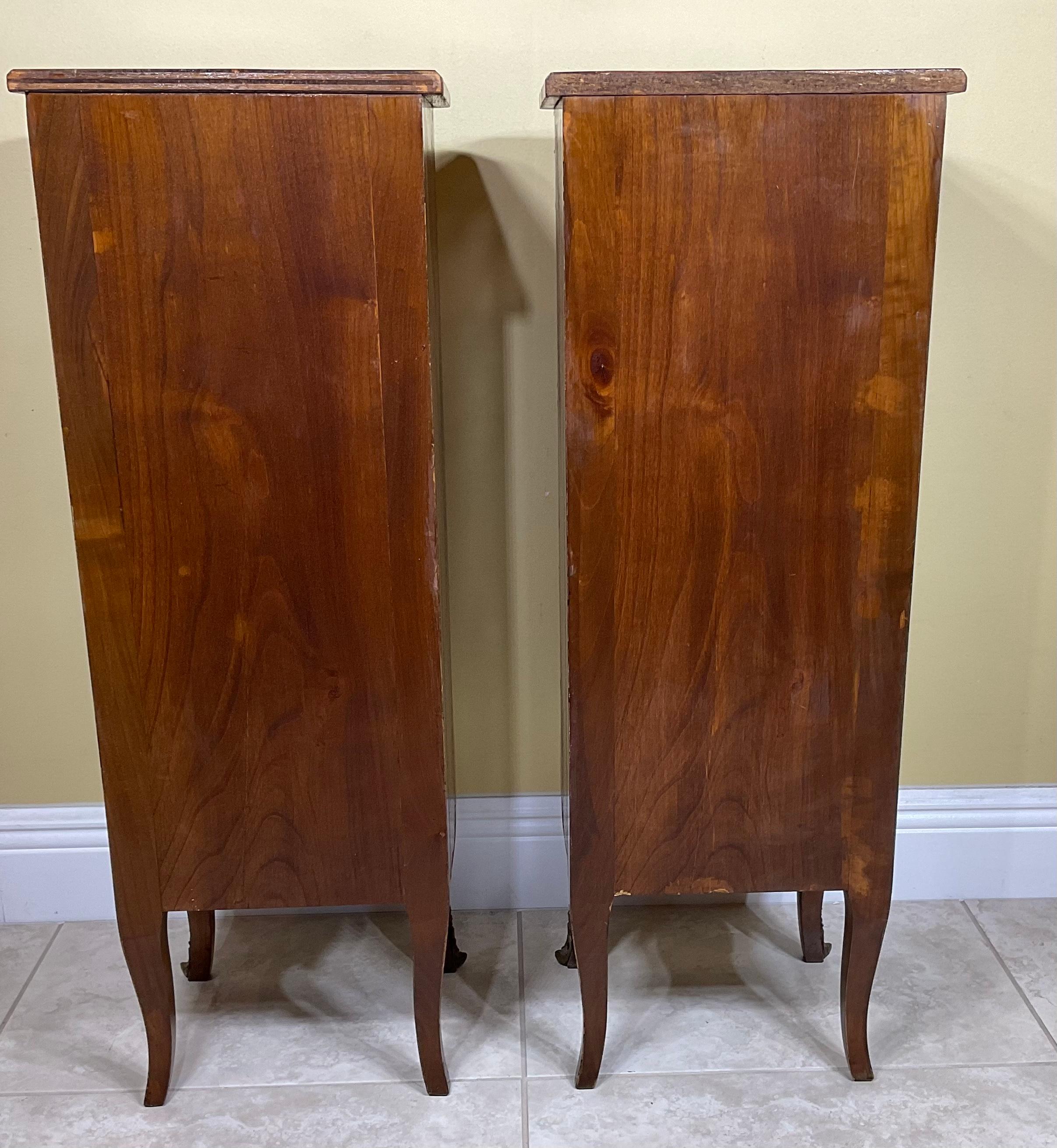 20th Century Italian Inlay Wood Pair of Nightstands For Sale 8
