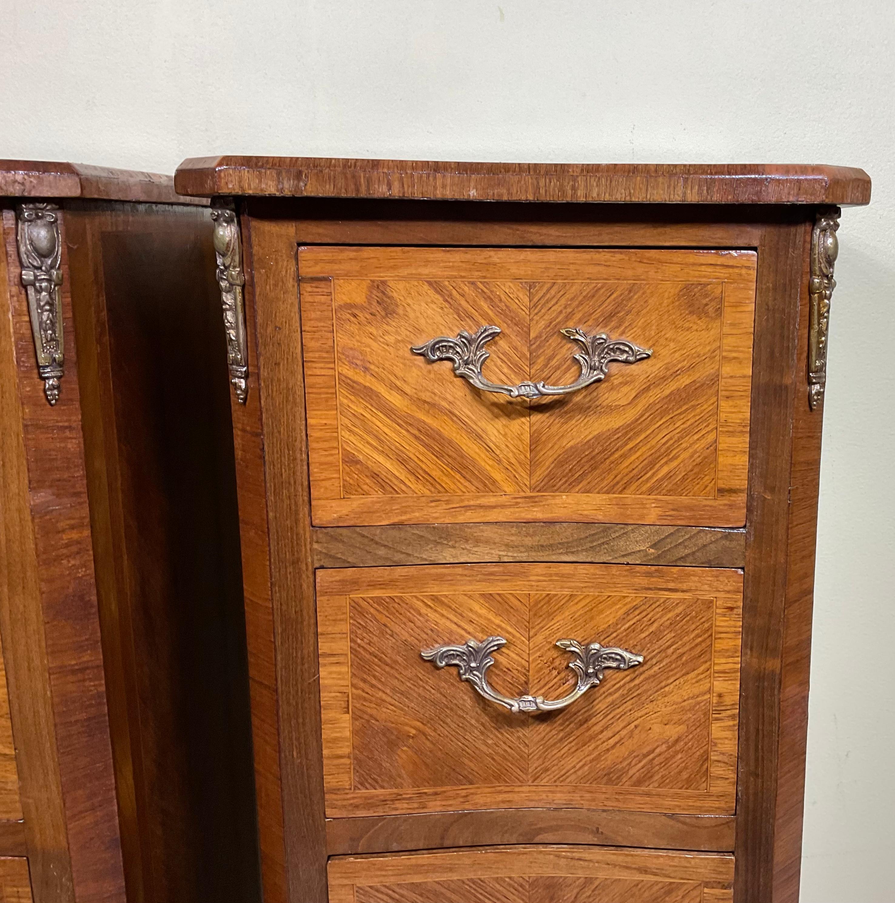 20th Century Italian Inlay Wood Pair of Nightstands In Good Condition For Sale In Delray Beach, FL