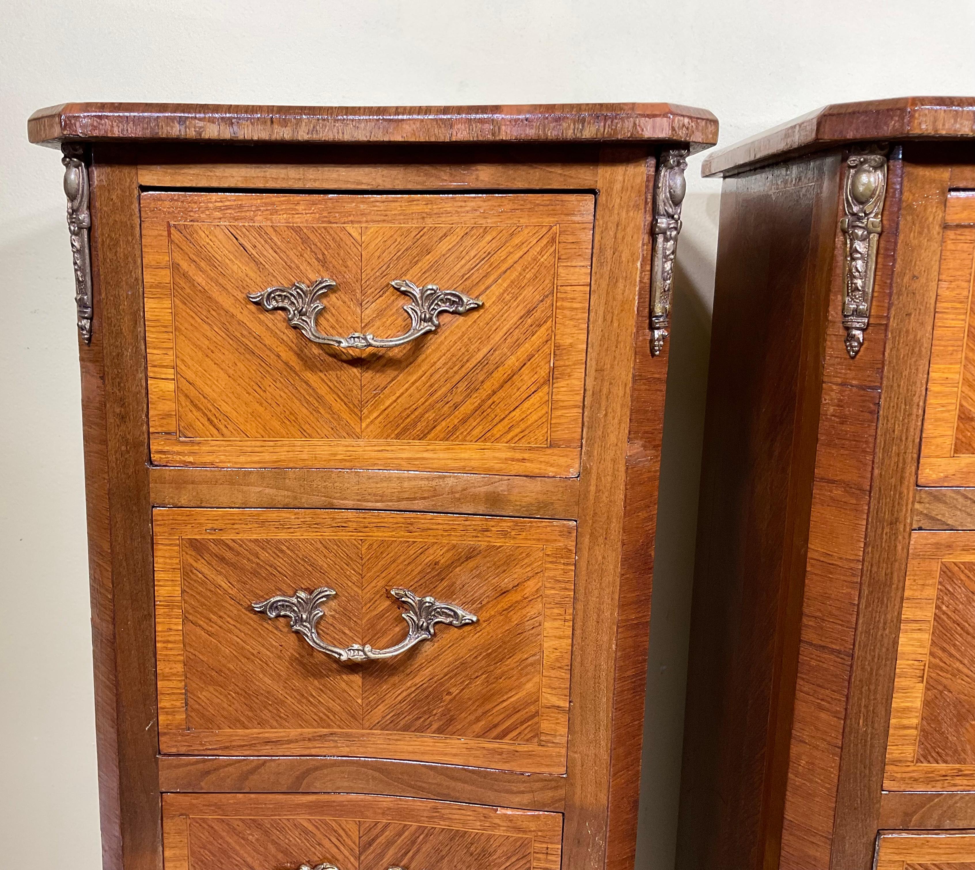 20th Century Italian Inlay Wood Pair of Nightstands For Sale 2