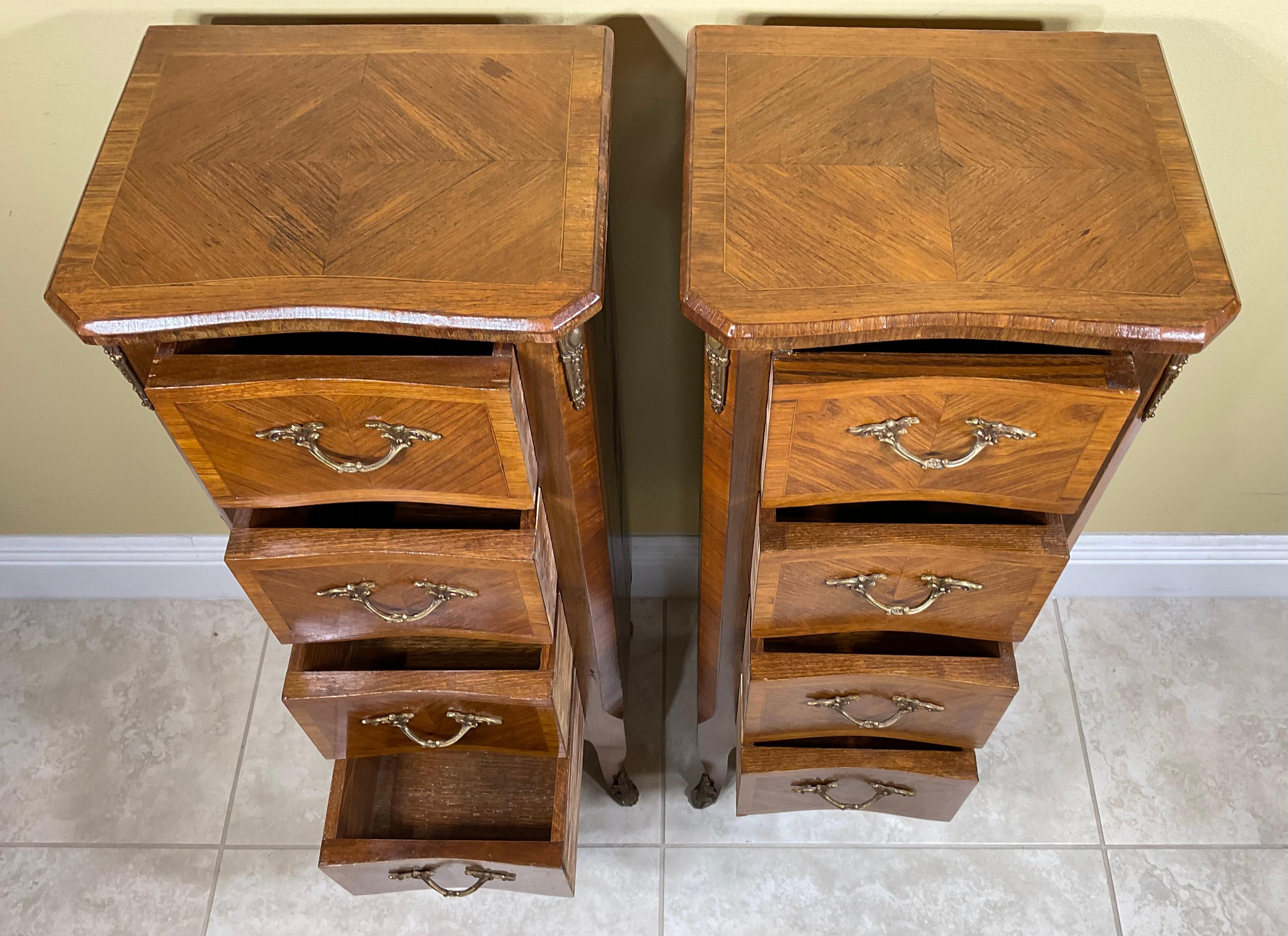 20th Century Italian Inlay Wood Pair of Nightstands For Sale 6