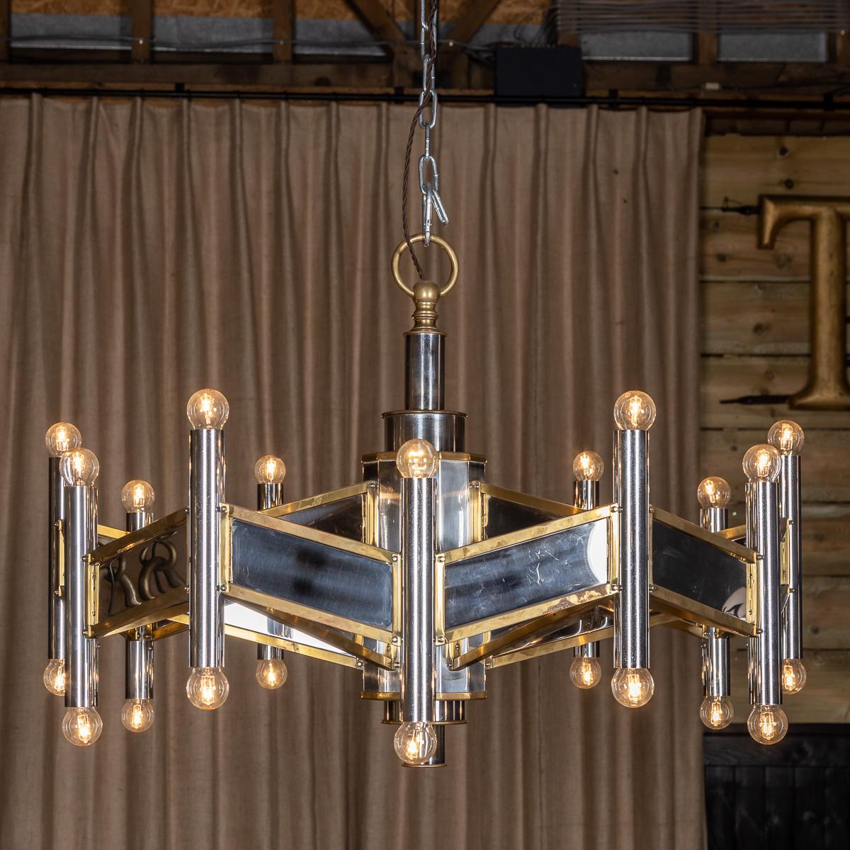 20th Century Italian Large Mirror & Brass Chandelier By Gaetano Sciolari, c.1970 In Good Condition In Royal Tunbridge Wells, Kent