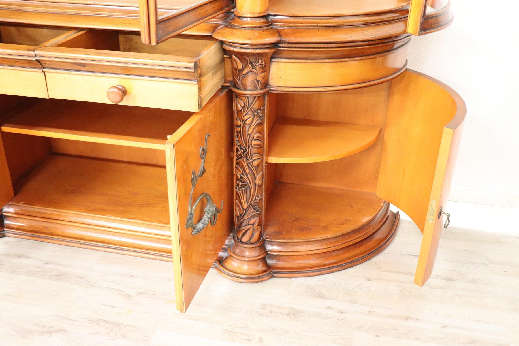 20th Century Italian Large Sideboard in Precious Birch Root 4