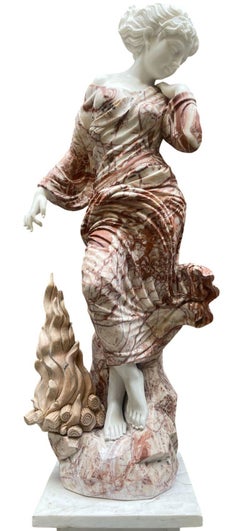 Scultura in marmo a grandezza naturale di ragazza danzante del XX secolo.