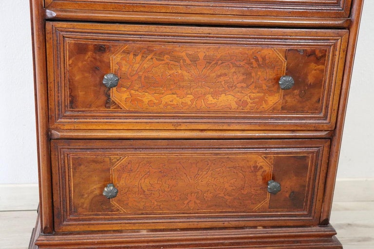 20th Century Italian Louis XIV Style Inlaid Walnut Small Chest of Drawer In Excellent Condition In Casale Monferrato, IT