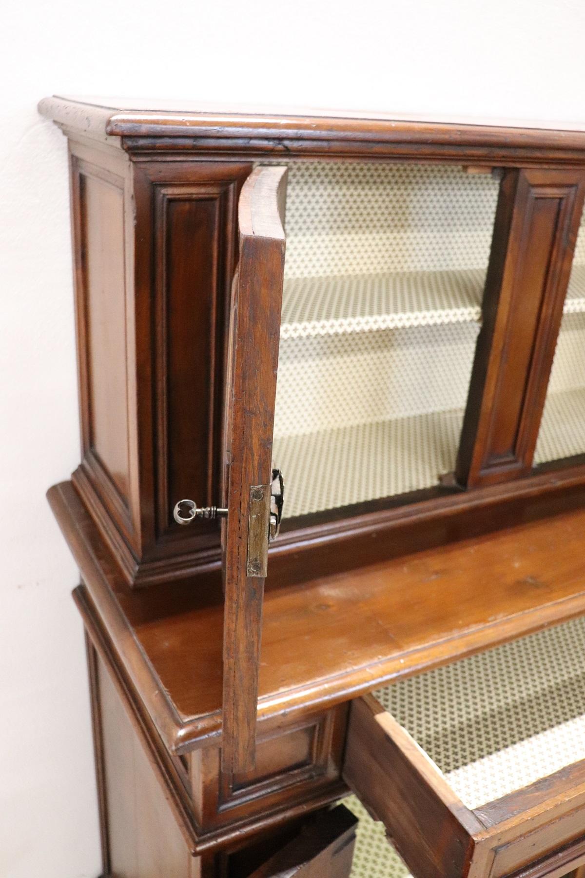 20th Century Italian Louis XIV Style Large Sideboard in Oak Wood 3