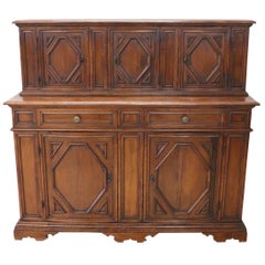 20th Century Italian Louis XIV Style Large Sideboard in Oak Wood