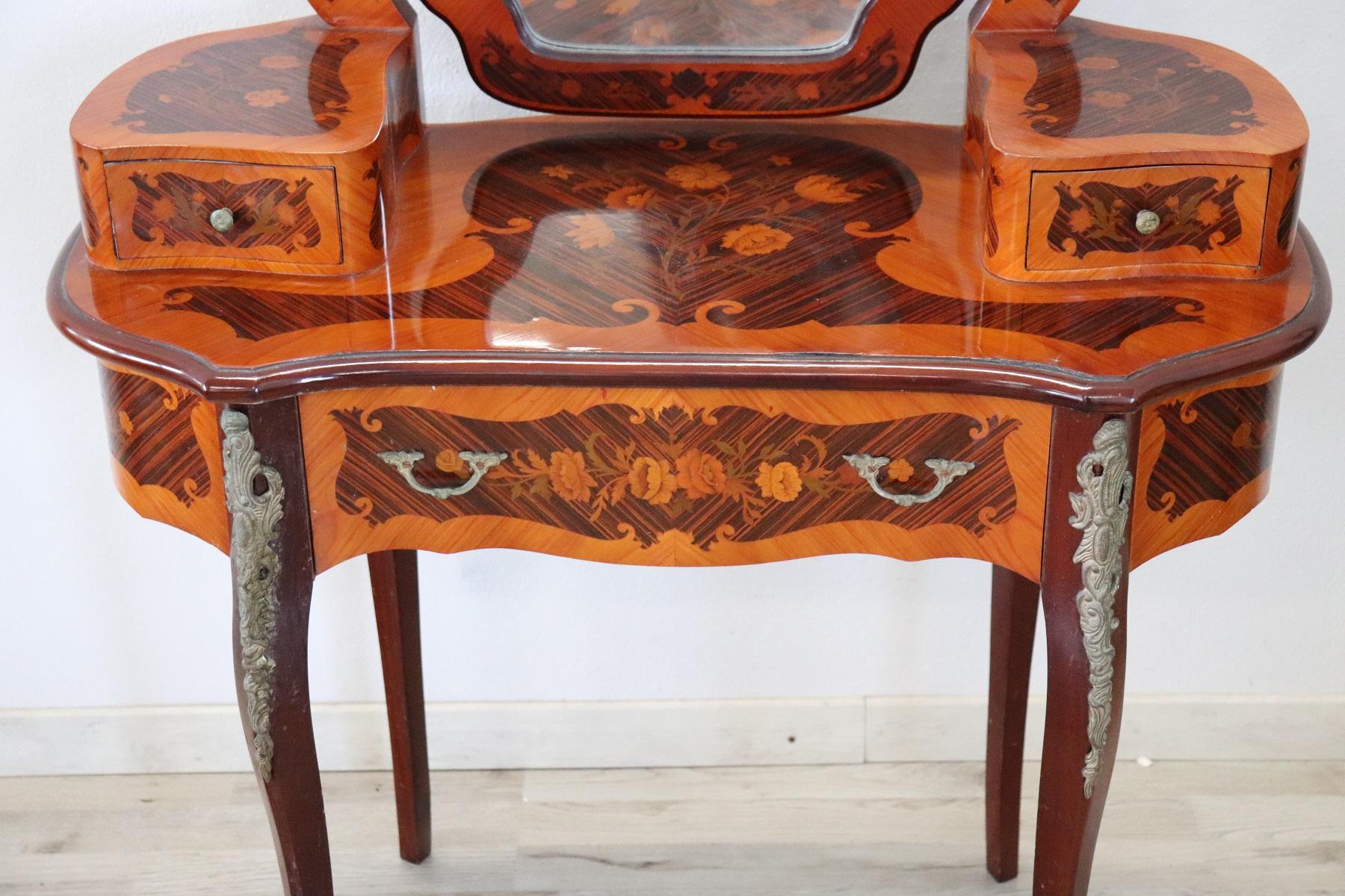 20th Century Italian Louis XV Style Inlay Wood Dressing Table with Stool In Good Condition In Casale Monferrato, IT