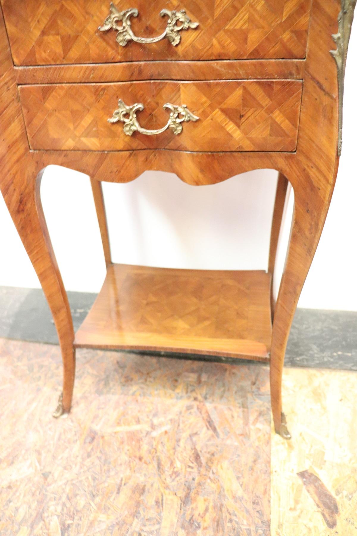 20th Century Italian Louis XV Style Marquetry Wood Side Table or Nightstand im Zustand „Relativ gut“ in Casale Monferrato, IT
