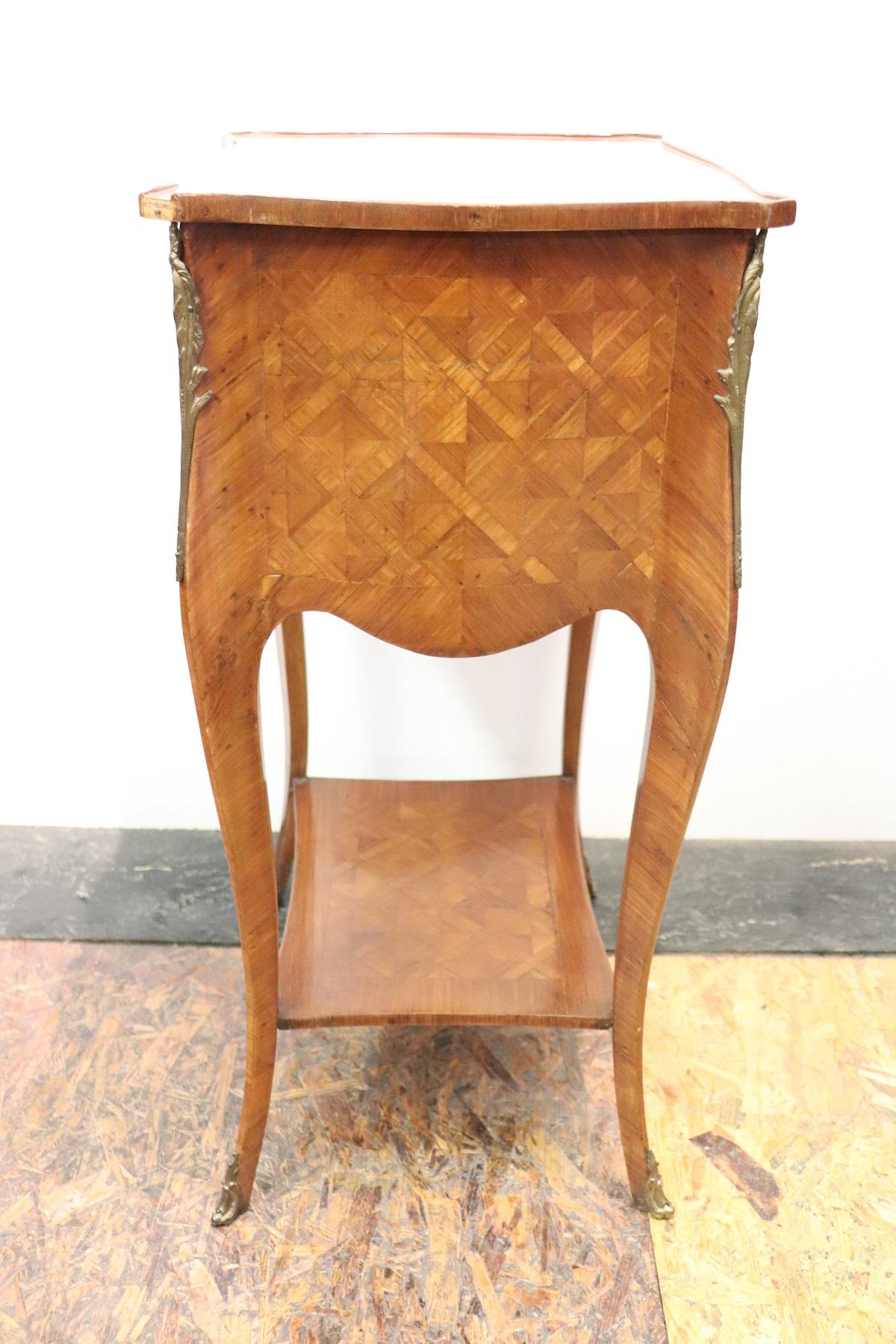 20th Century Italian Louis XV Style Marquetry Wood Side Table or Nightstand (Rosenholz)