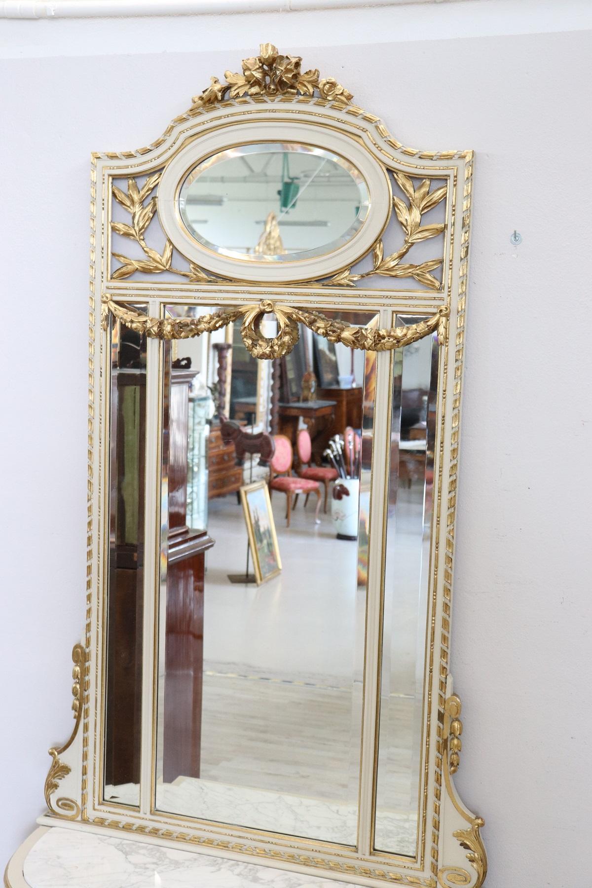 20th Century Italian Louis XVI Style Golden and Lacquered Wood Console Table In Good Condition In Casale Monferrato, IT