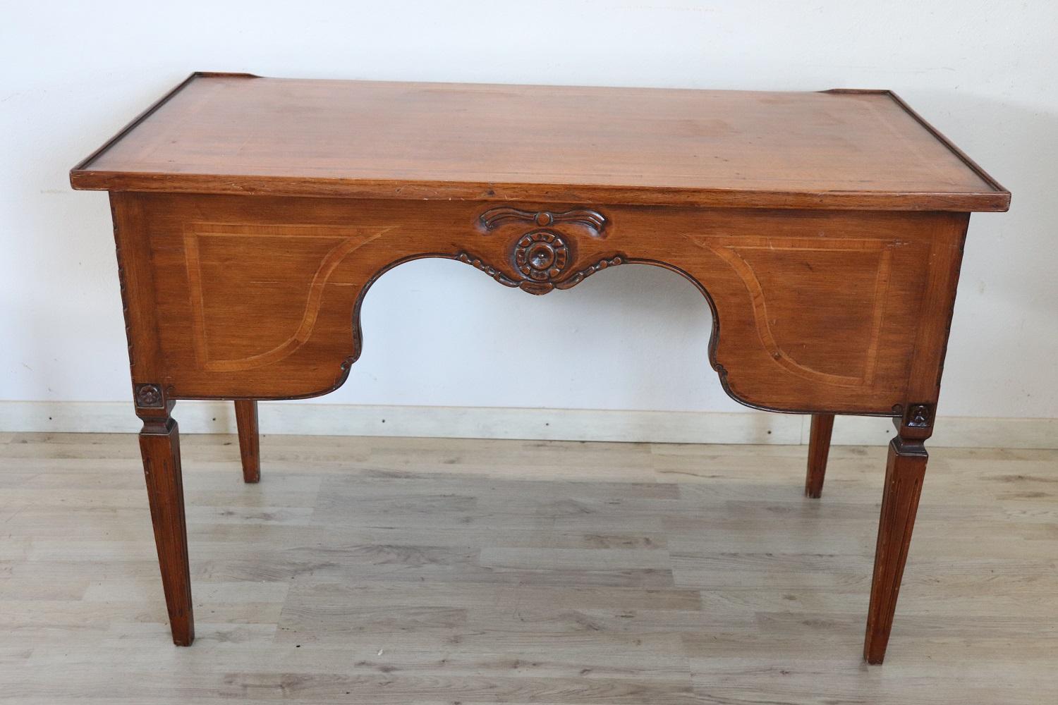20th Century Italian Louis XVI Style Inlaid Walnut Writing Desk For Sale 3