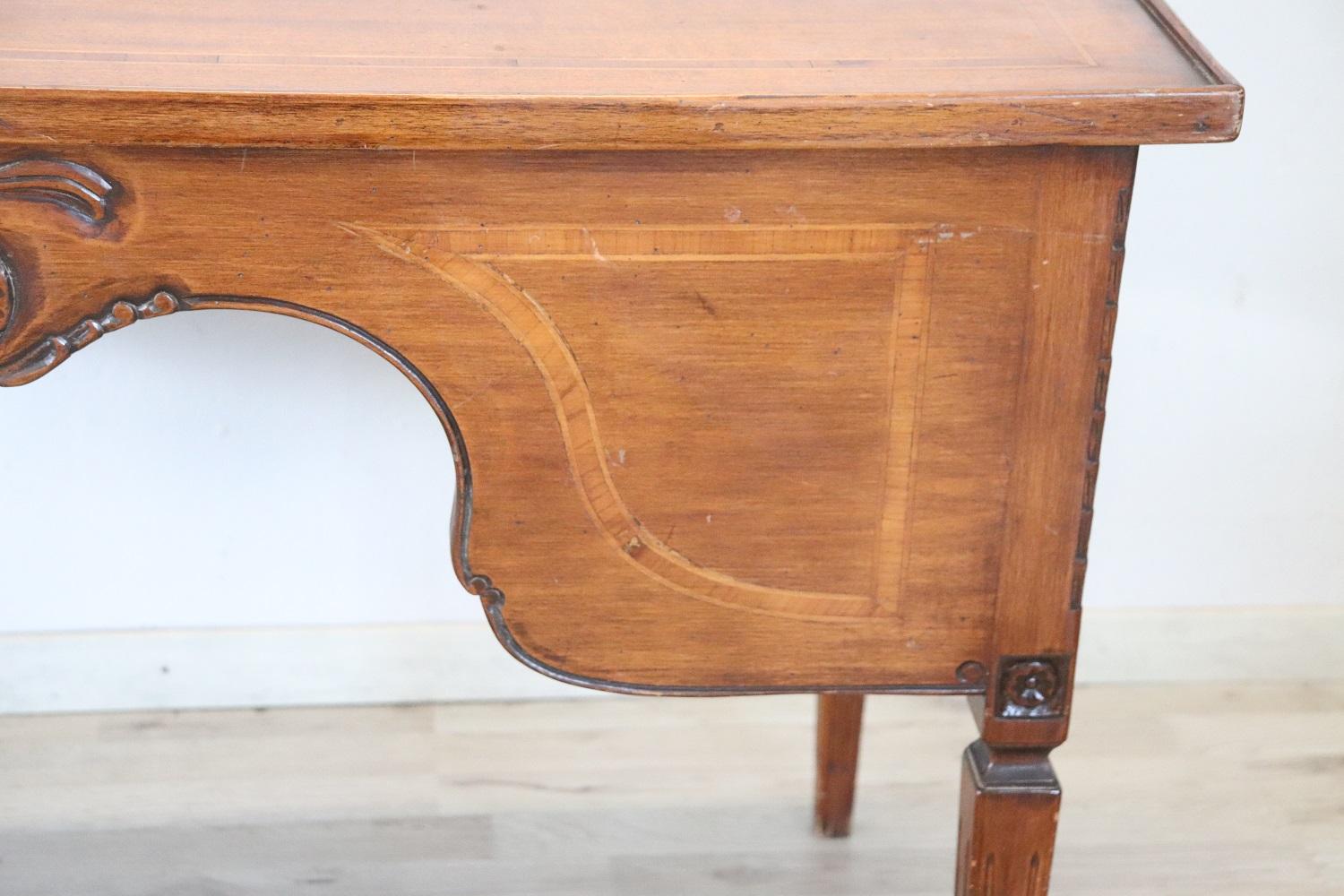 20th Century Italian Louis XVI Style Inlaid Walnut Writing Desk For Sale 4