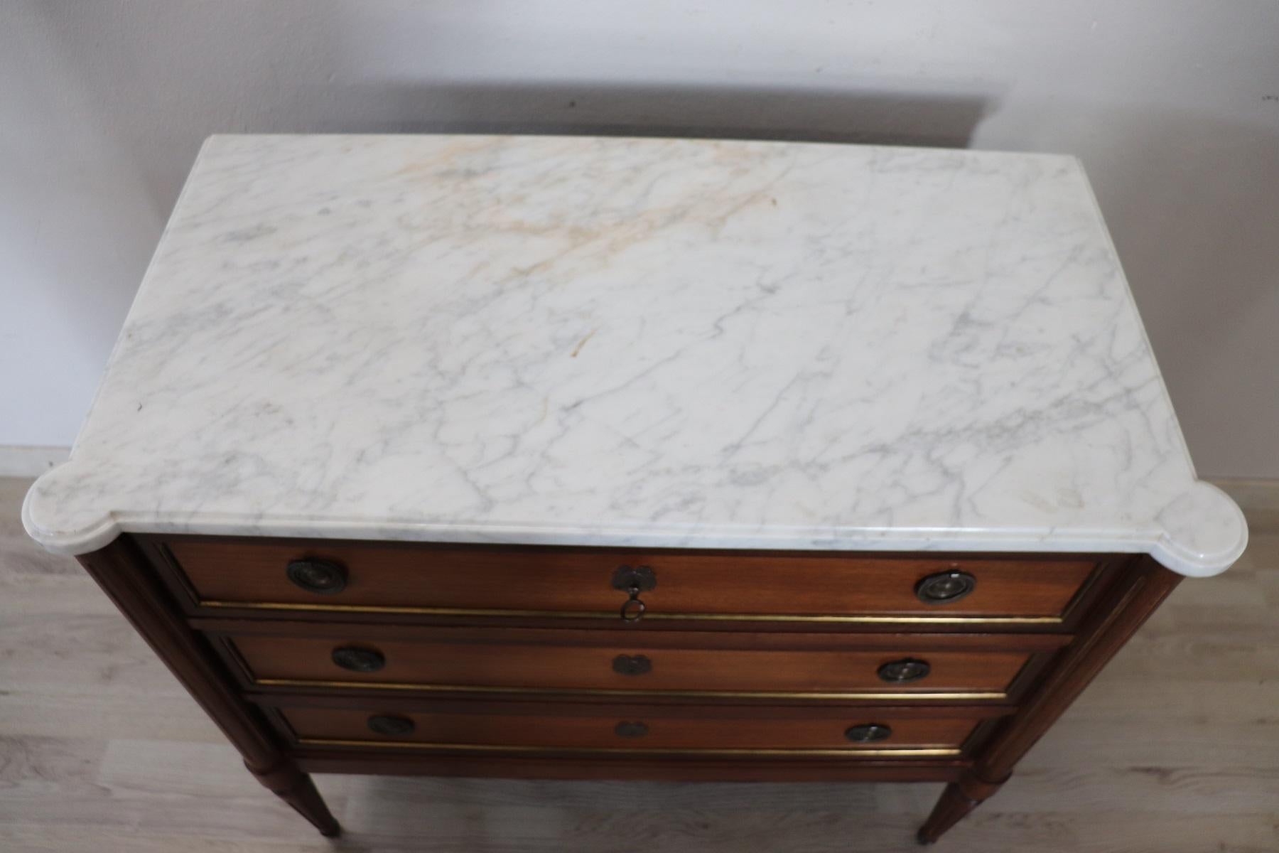 20th Century Italian Louis XVI Style Mahogany Commode with Carrara Marble Top In Excellent Condition In Casale Monferrato, IT