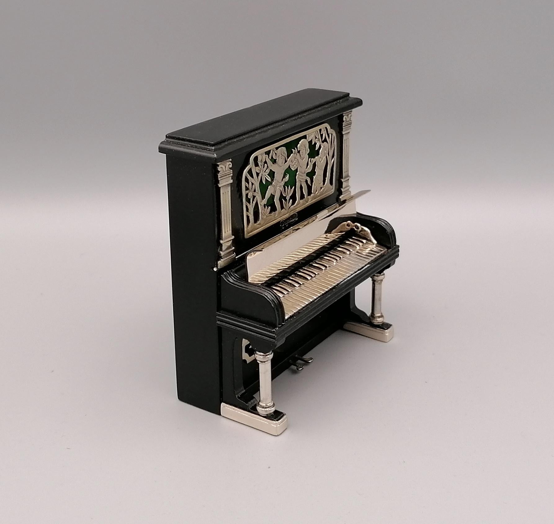 Autre Piano italien miniature en acajou du 20e siècle Détails en argent sterling en vente